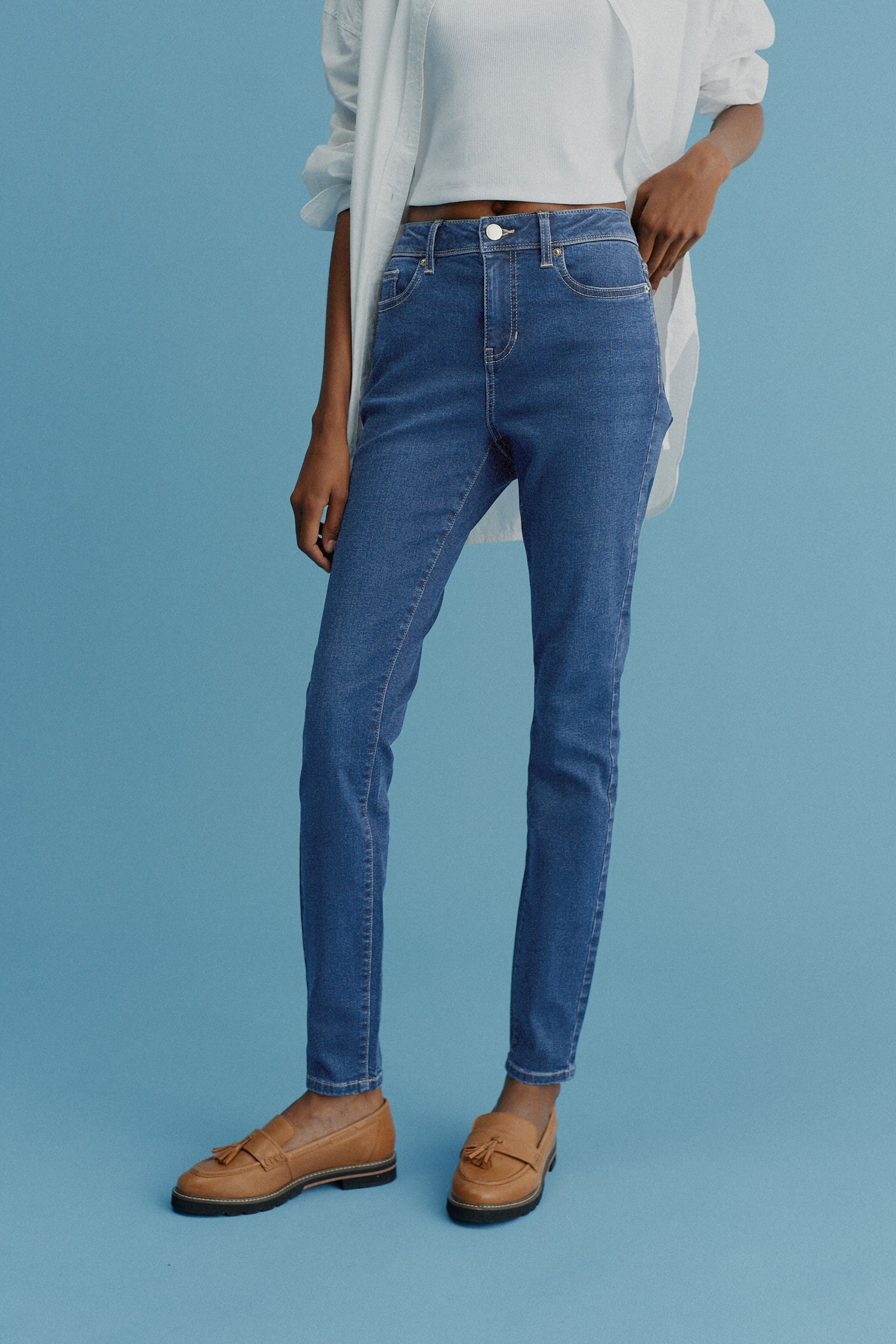 Dark blue skinny jeans outfit sales