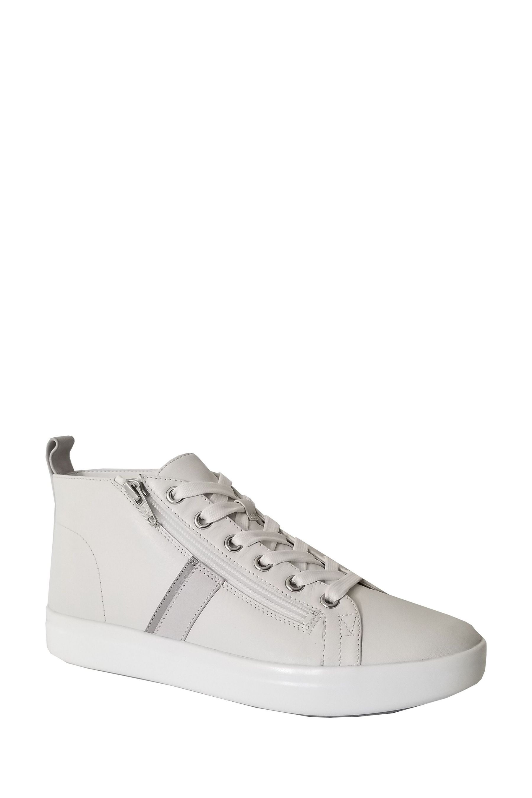 Vionic Stevie Chukka High Top Sneakers