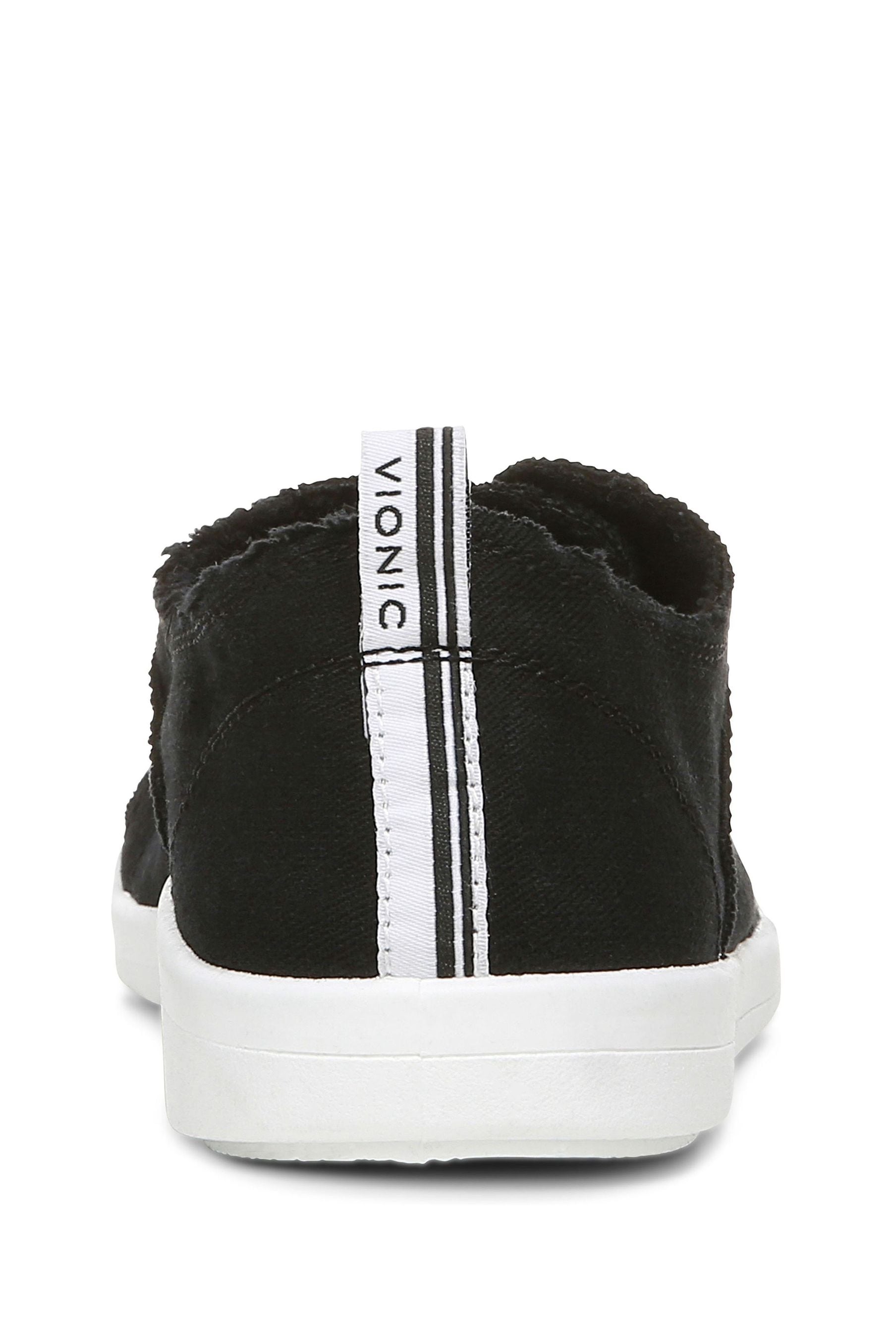 Report slip hot sale on sneakers