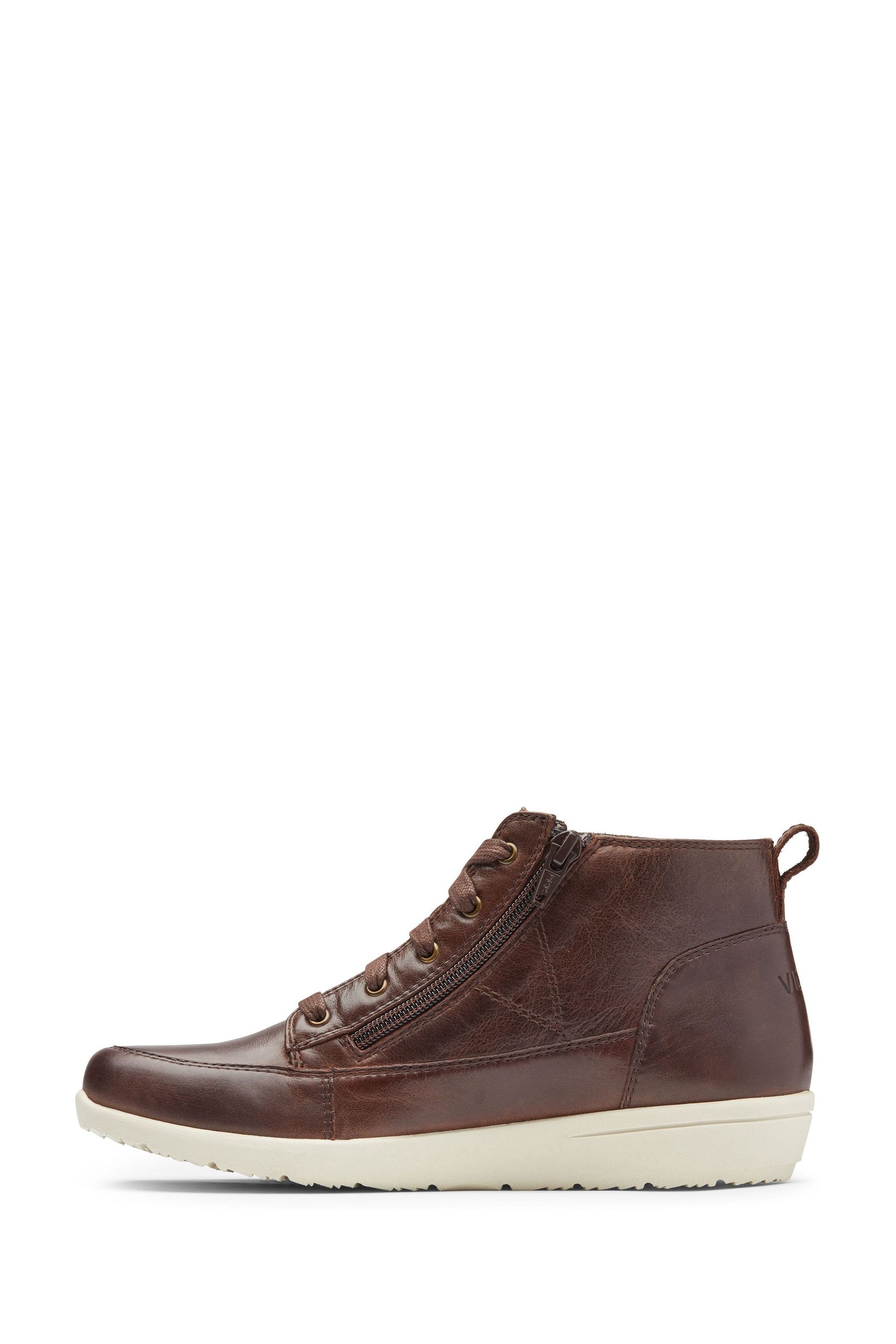 Vionic cheap chukka boots