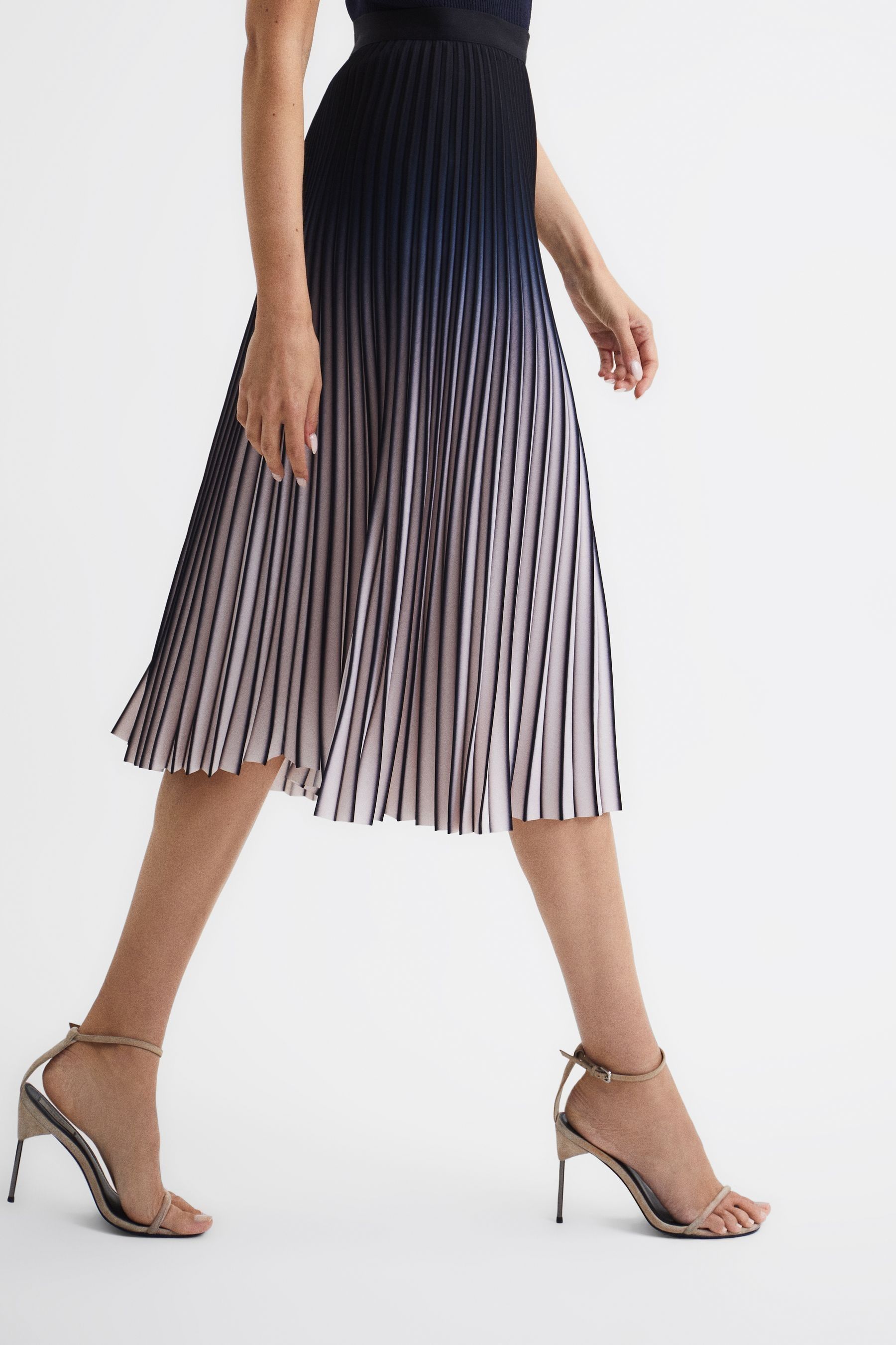 Marlie ombre pleated midi skirt neutral/black top