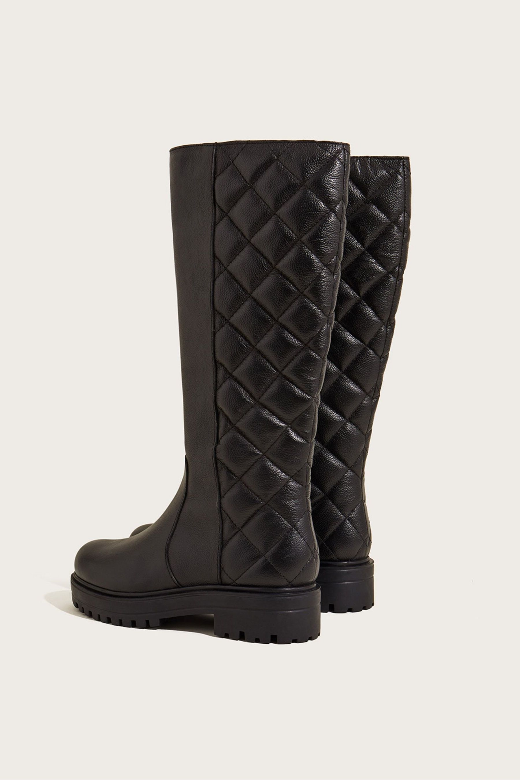 Black quilted leather boots 2025