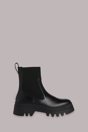 Start your workwear edit from the ground up with these black low-top duck 1-000348-5020 boots from