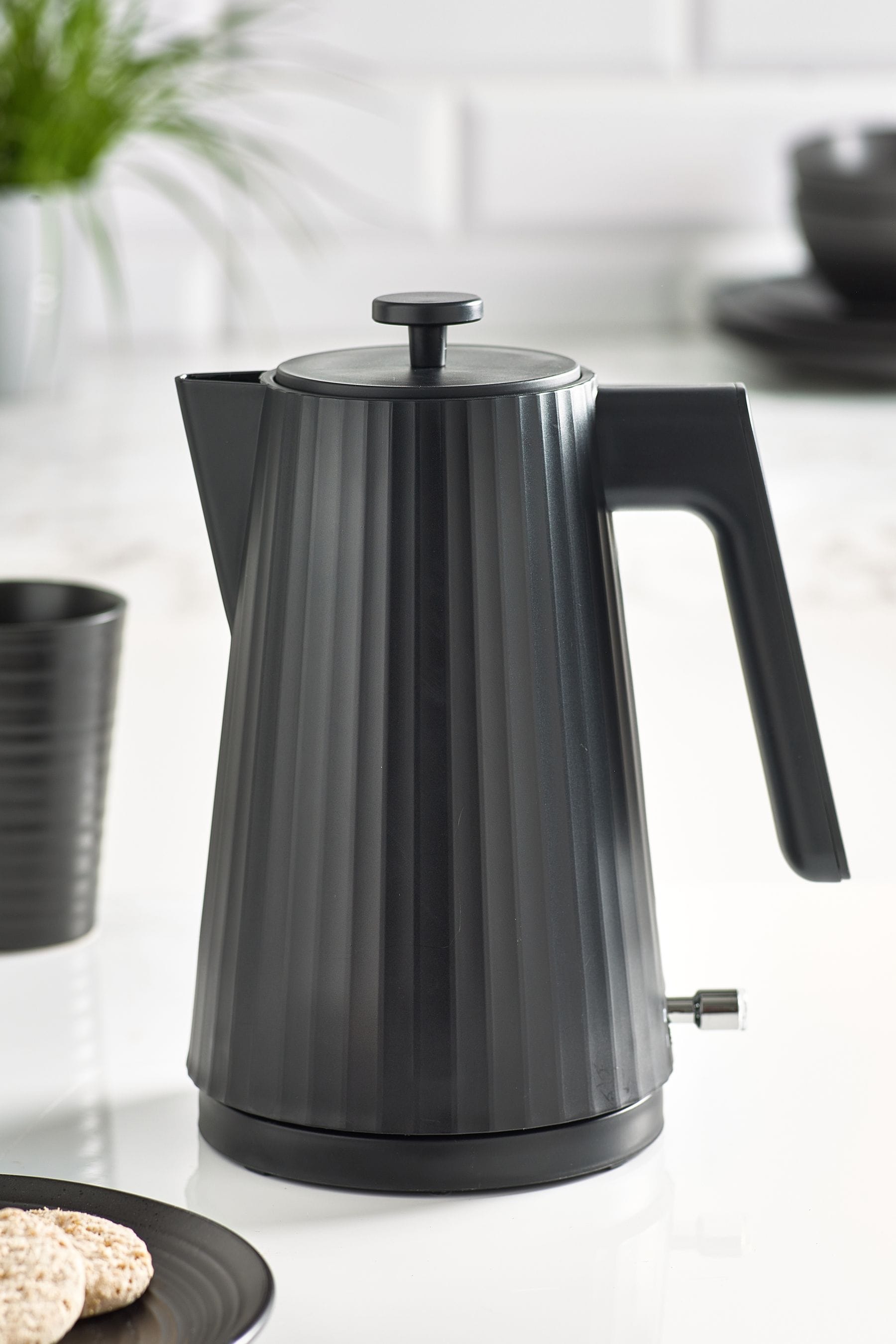 Black Sleek Kettle