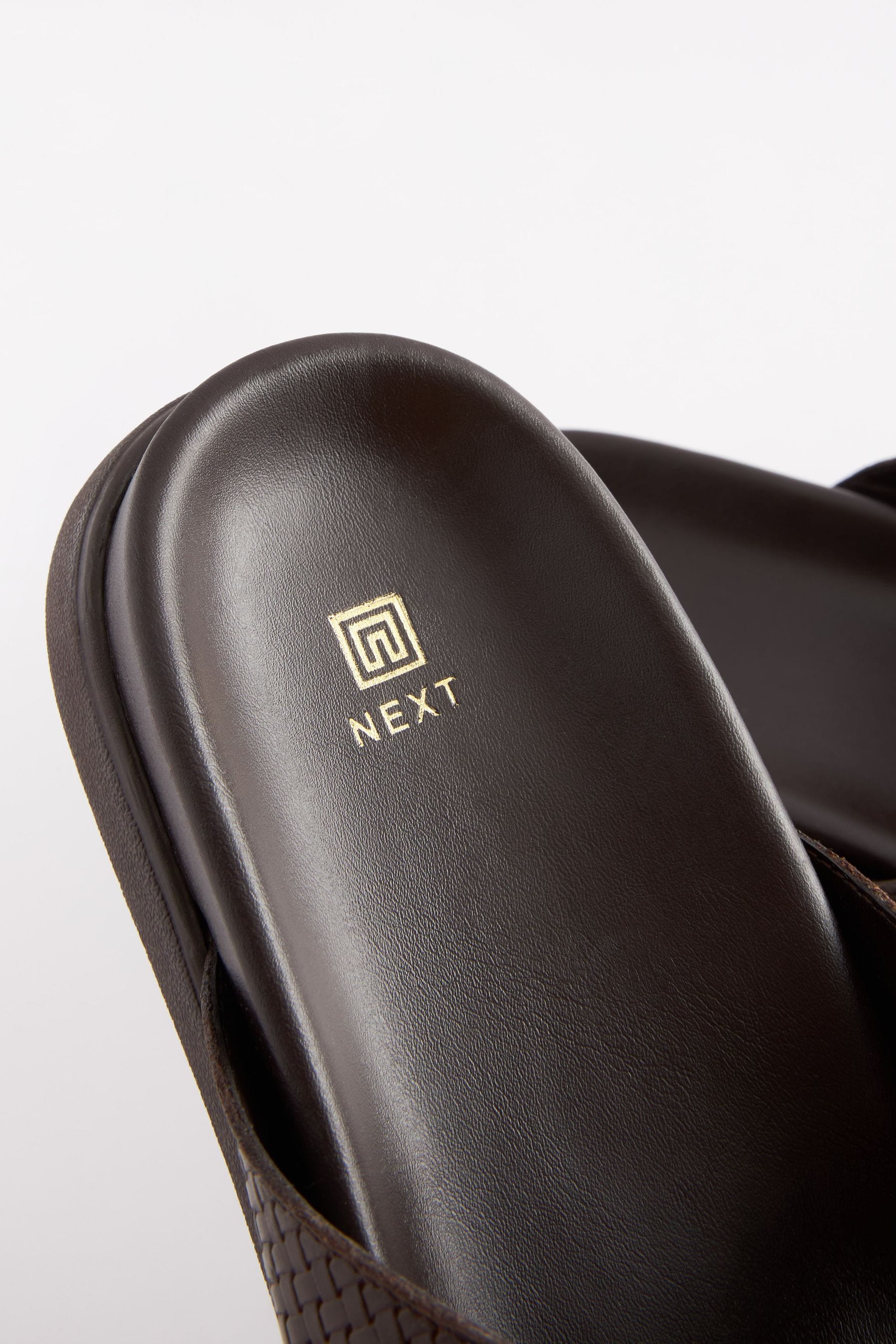 Cheap leather 2025 flip flops