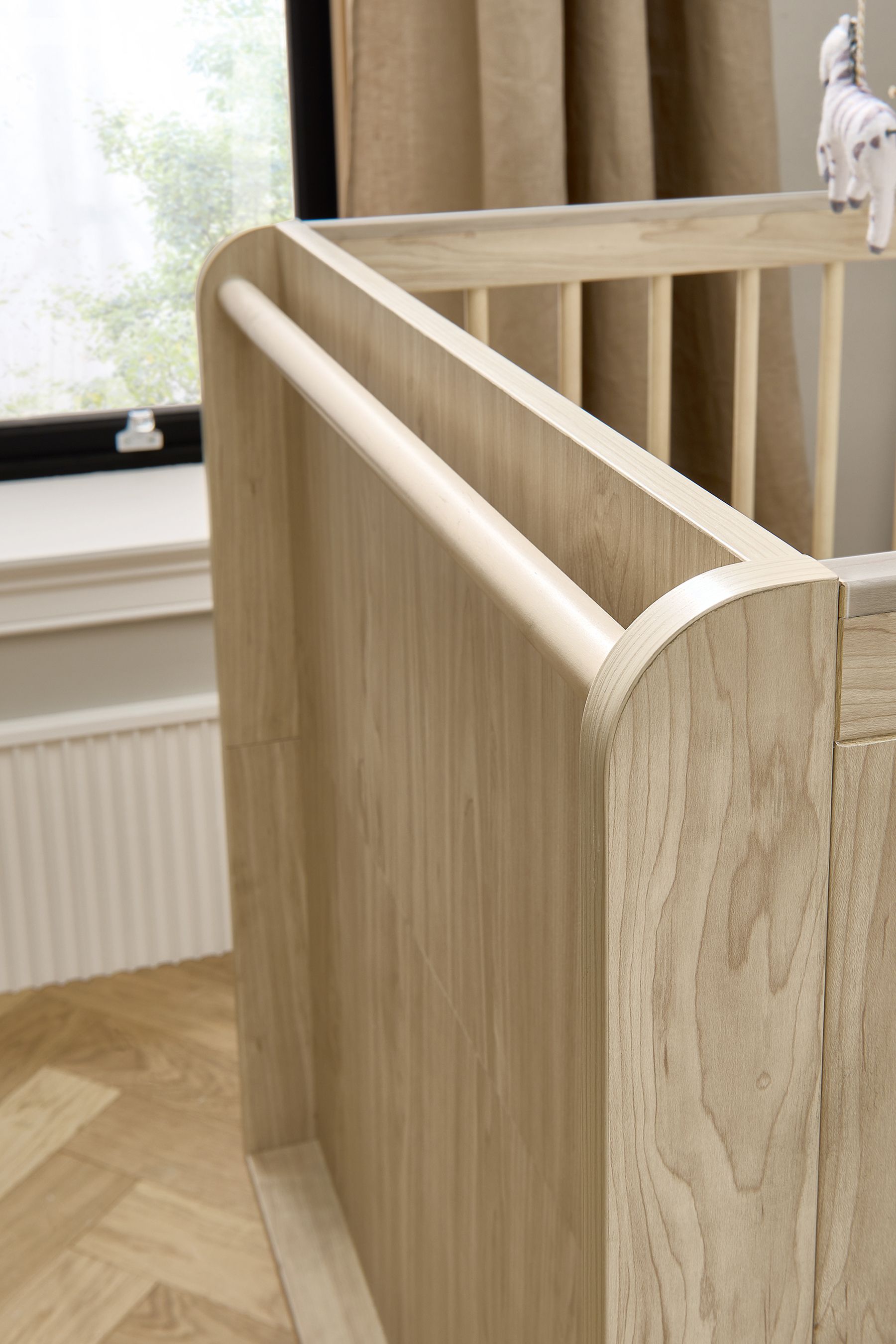 Mamas and papas solid oak 2024 cot bed