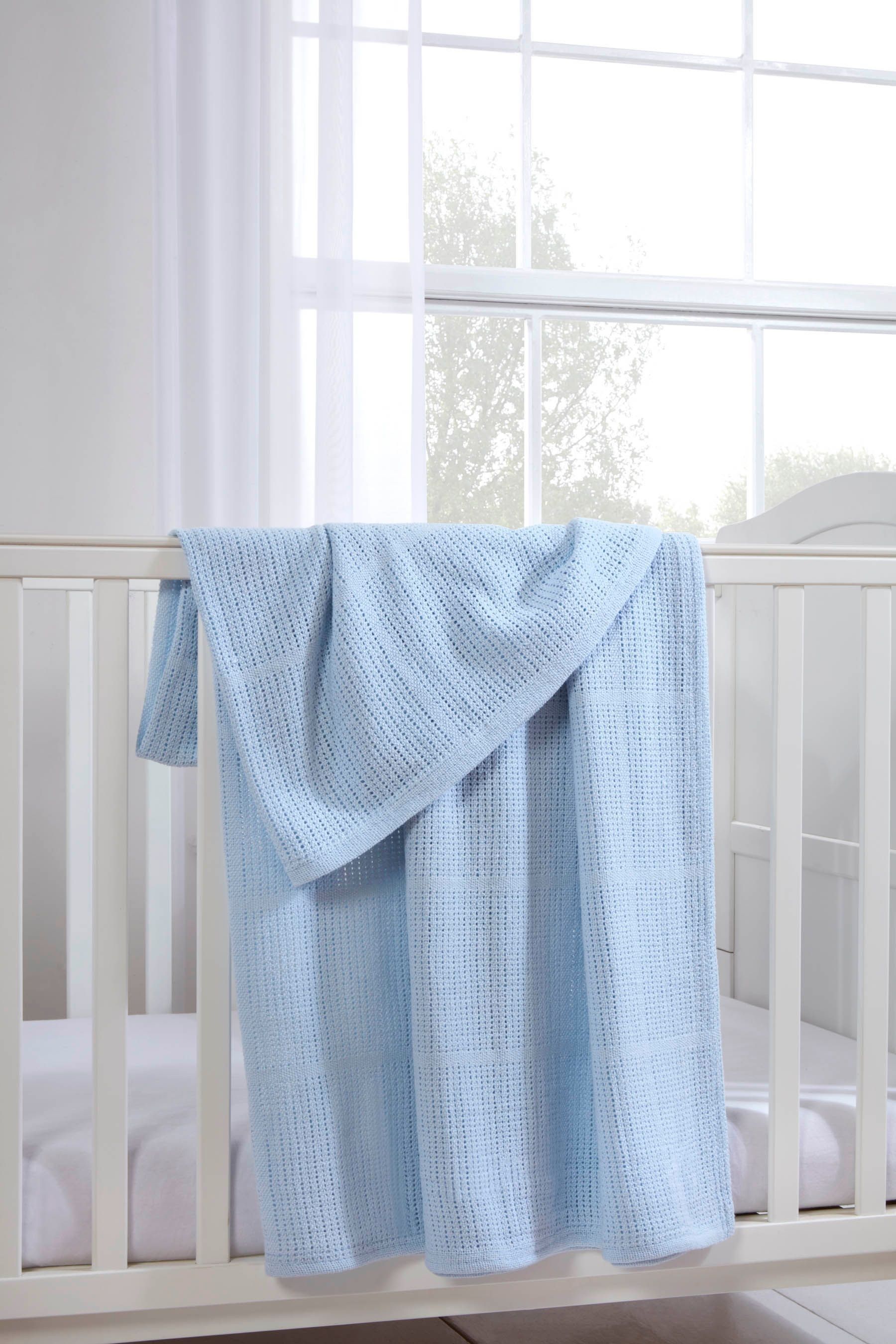Blue outlet cellular blanket