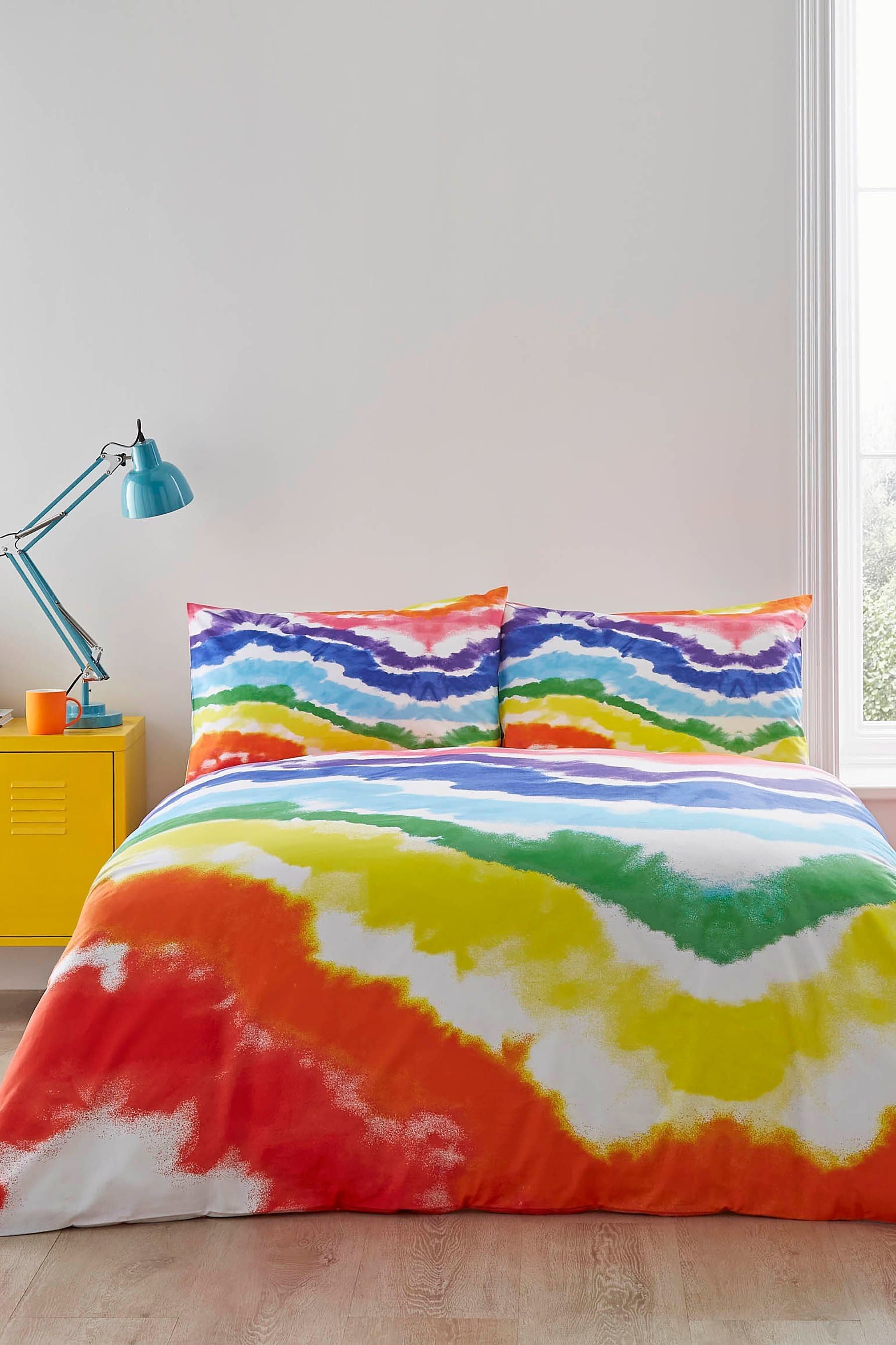 Buy Martex Pride Red Tie Dye Duvet Cover and Pillowcase Set from the