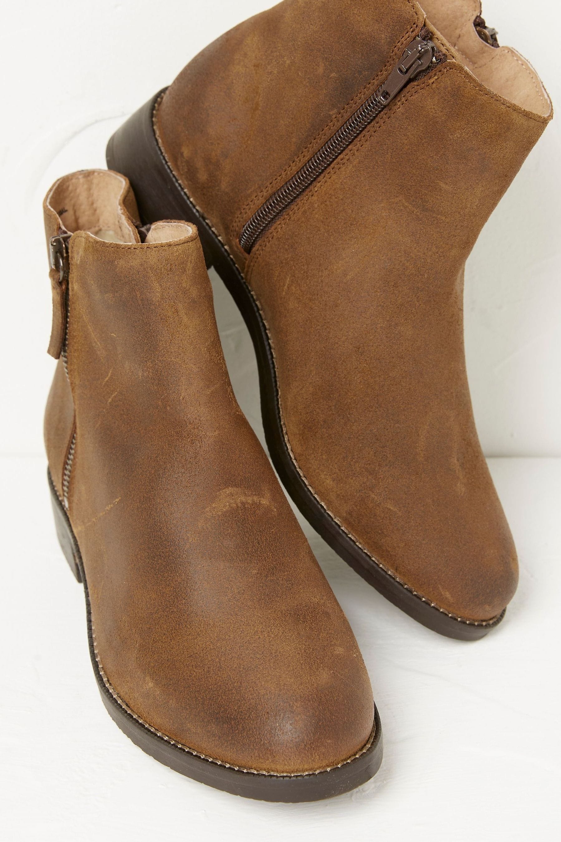Fatface brown boots 2025