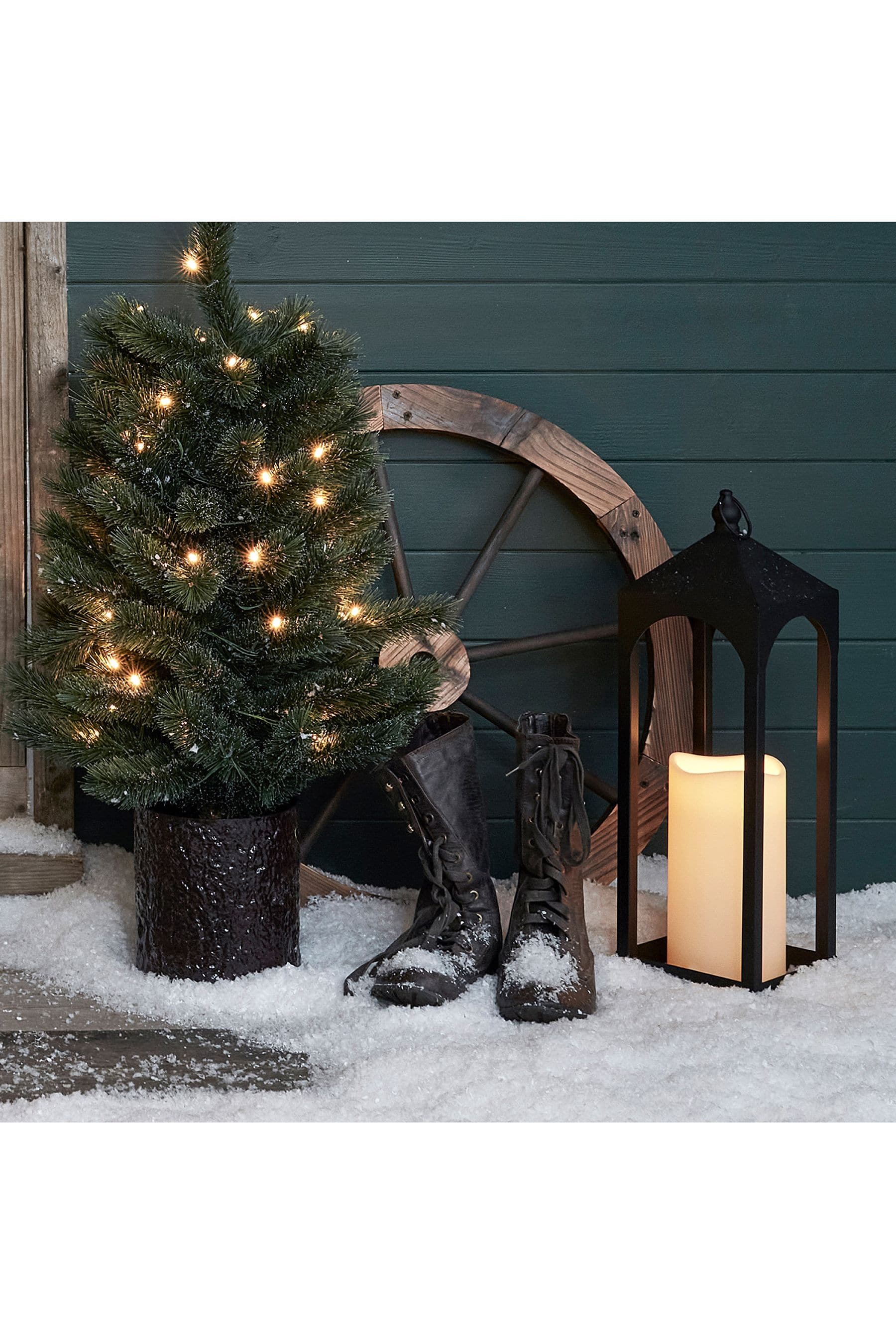 Outdoor christmas shop candle lanterns