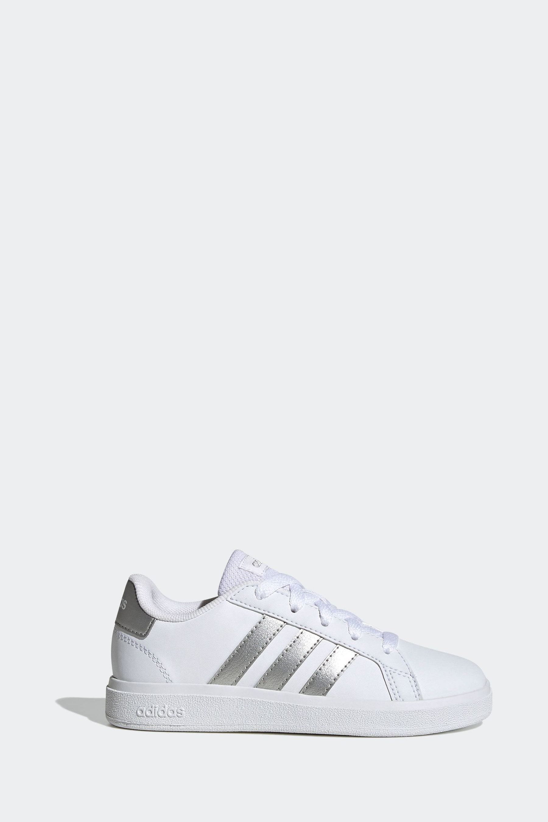 Adidas vs advantage hotsell silver
