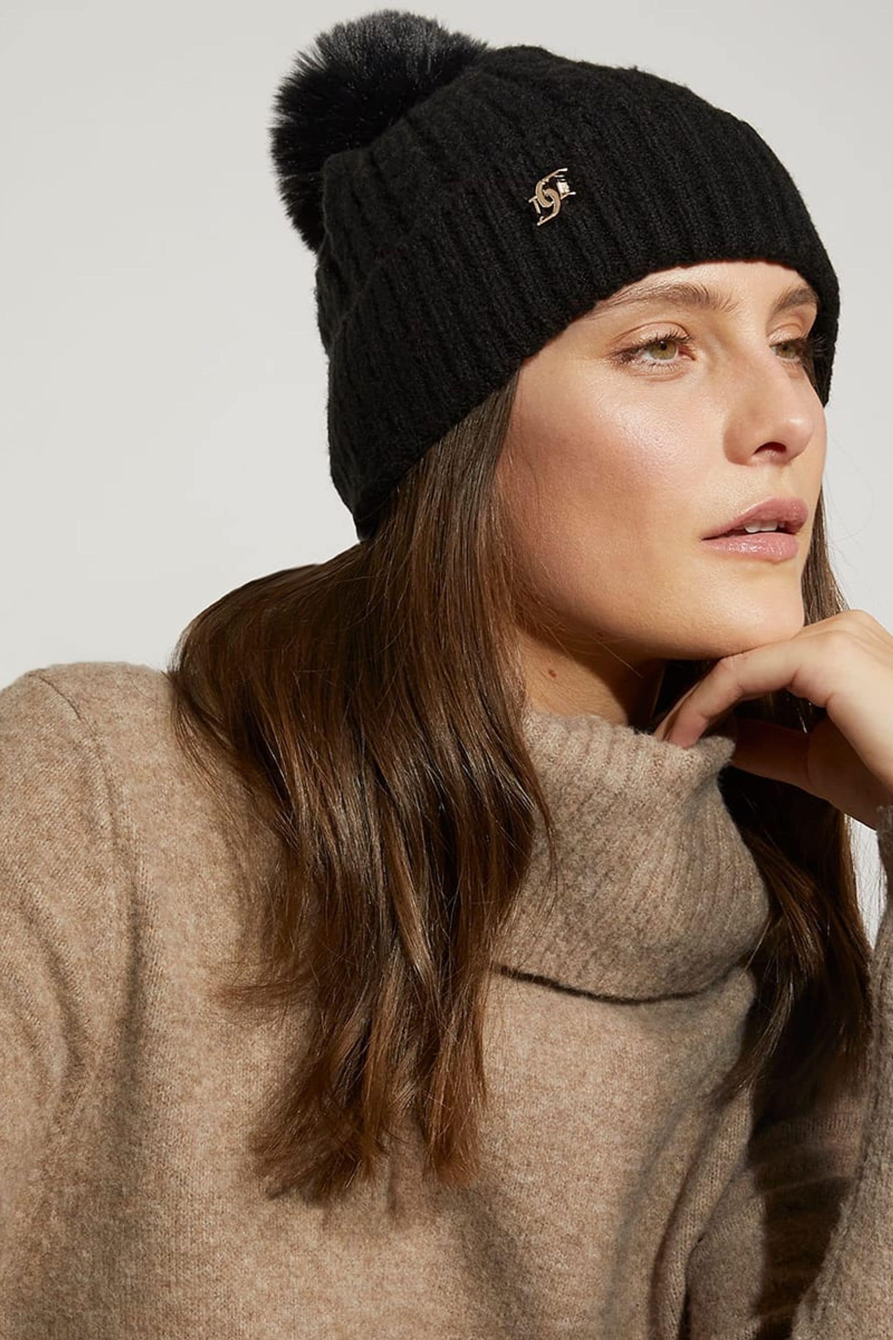 Dune pom pom sliders top