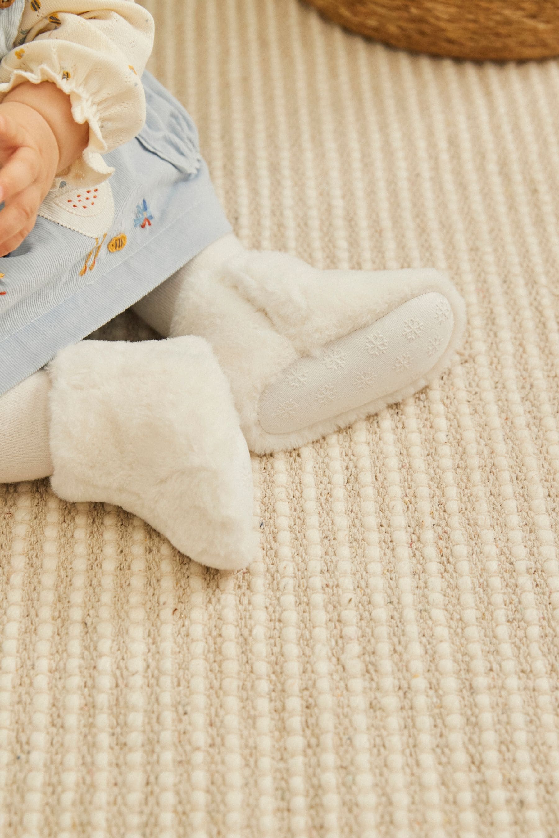 White Faux Fur Baby Boots 0 18mths