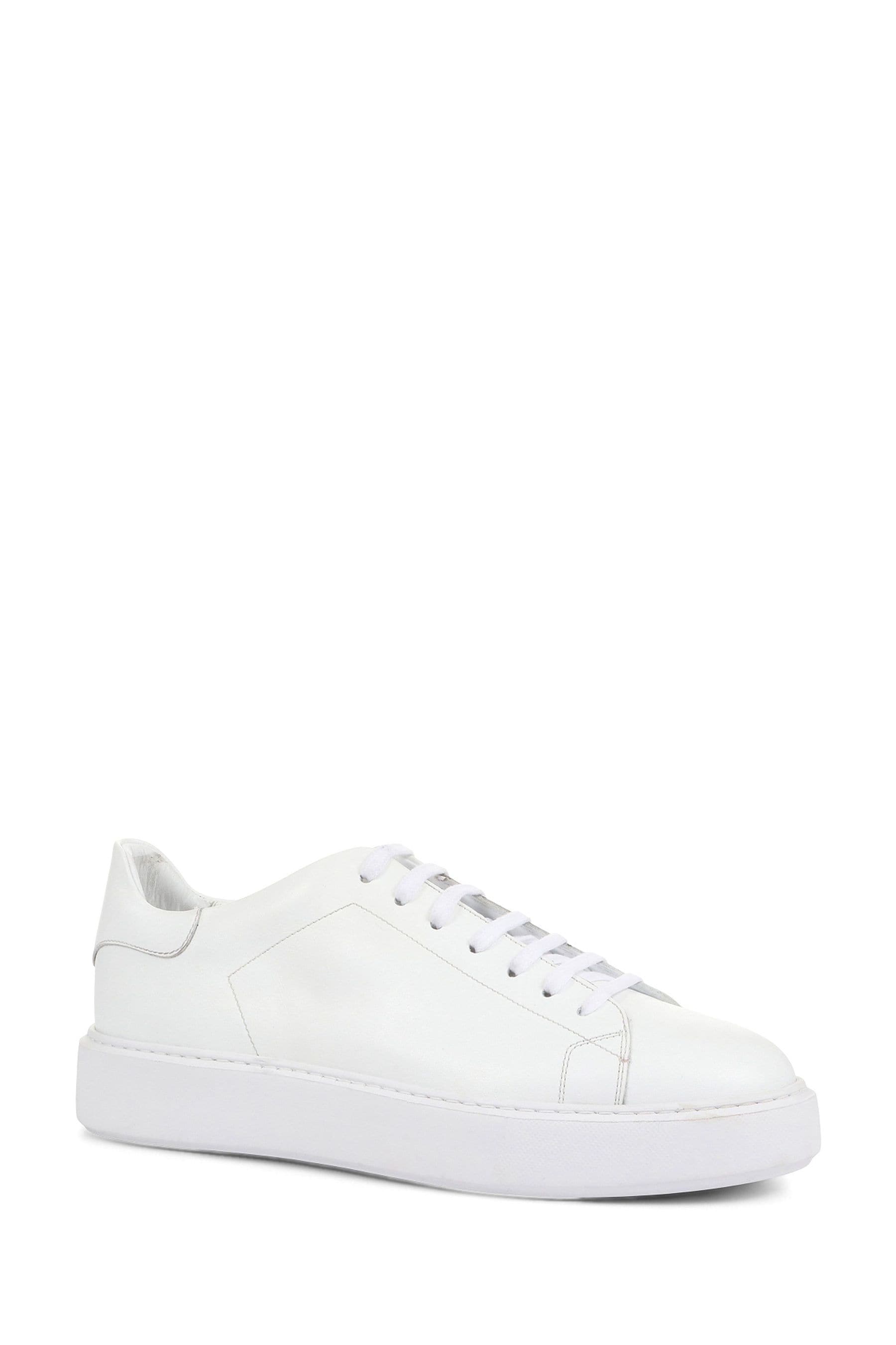 Smart white trainers outlet men