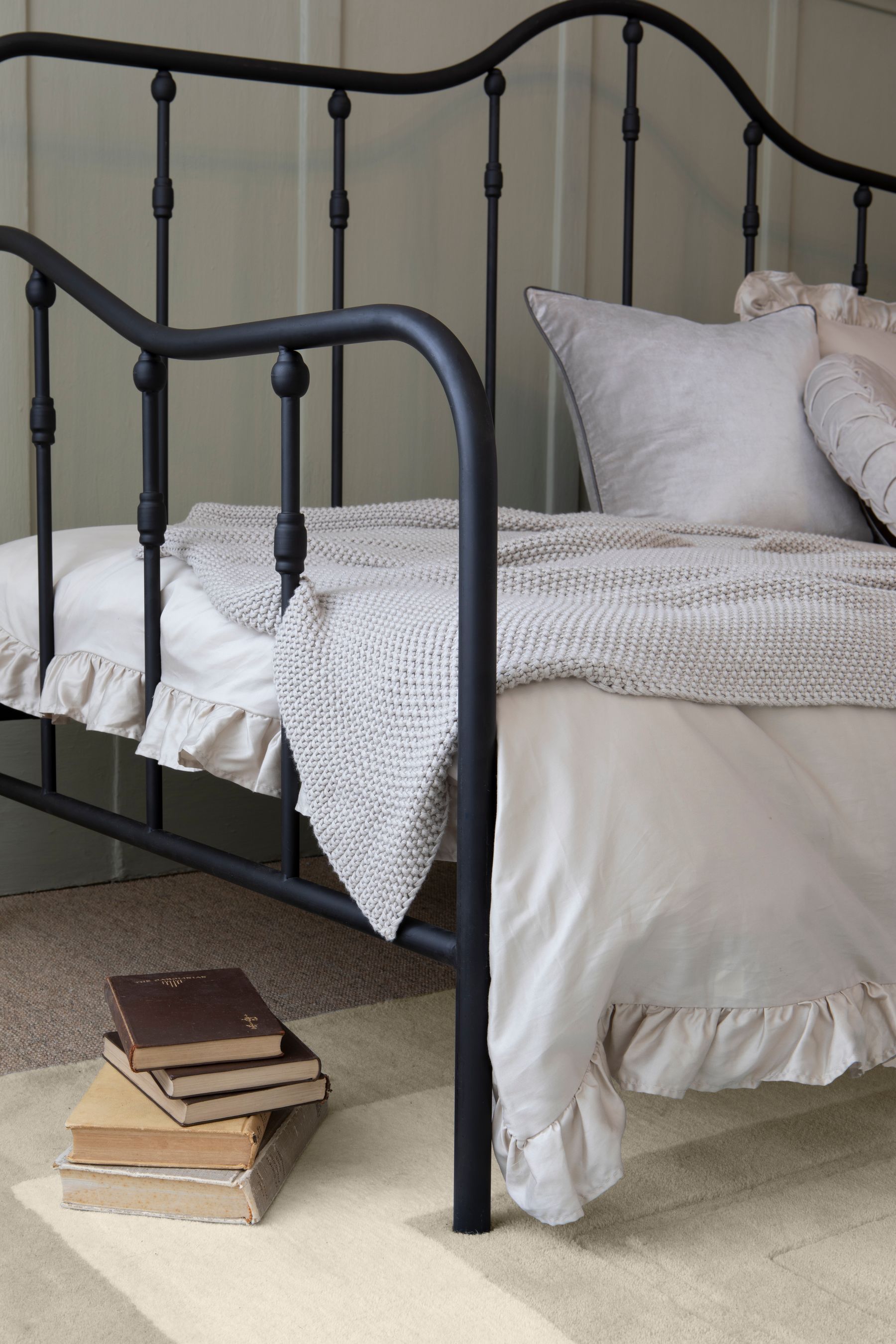 Sagstua king bed 2025 frame