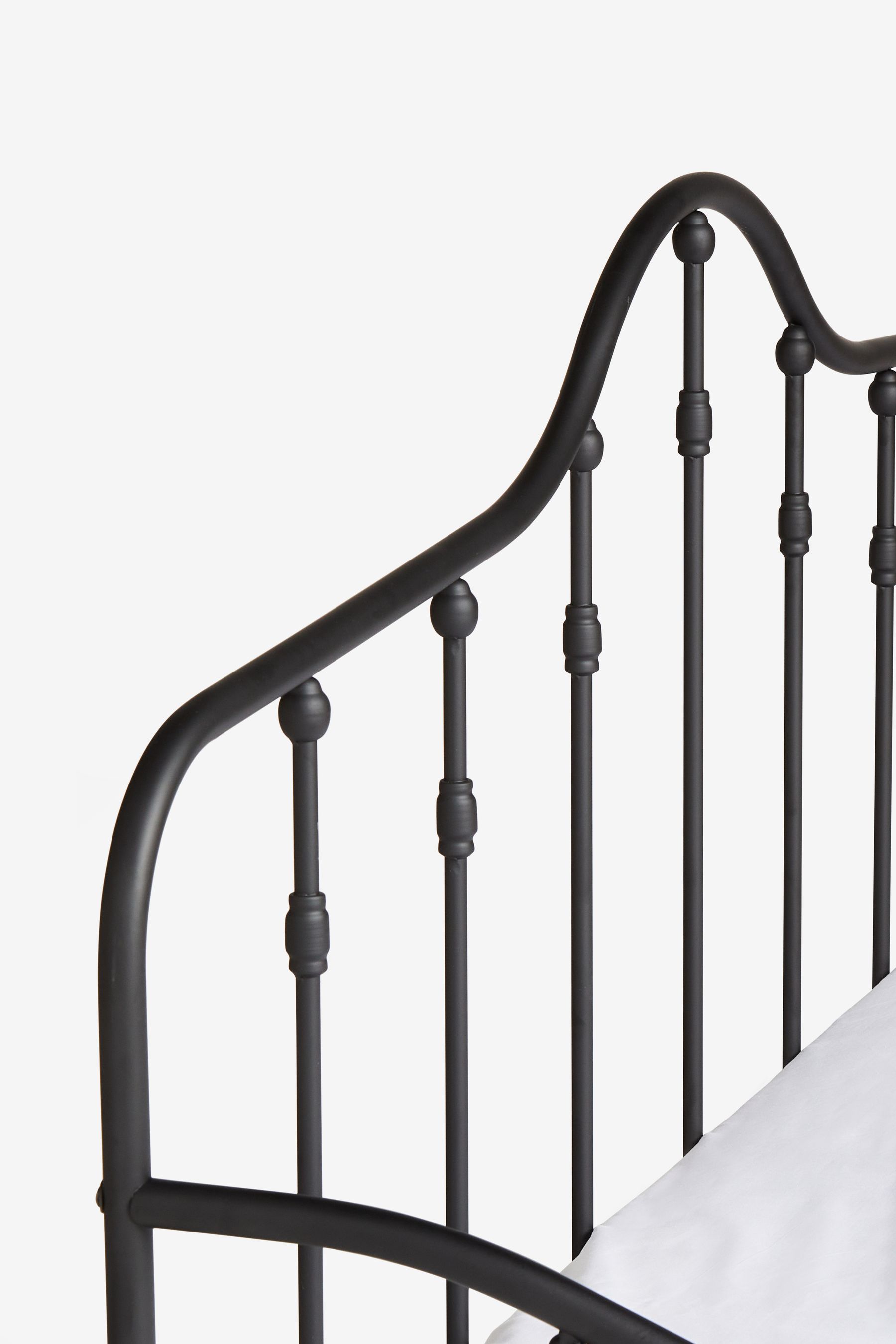 Ferndale metal shop bed
