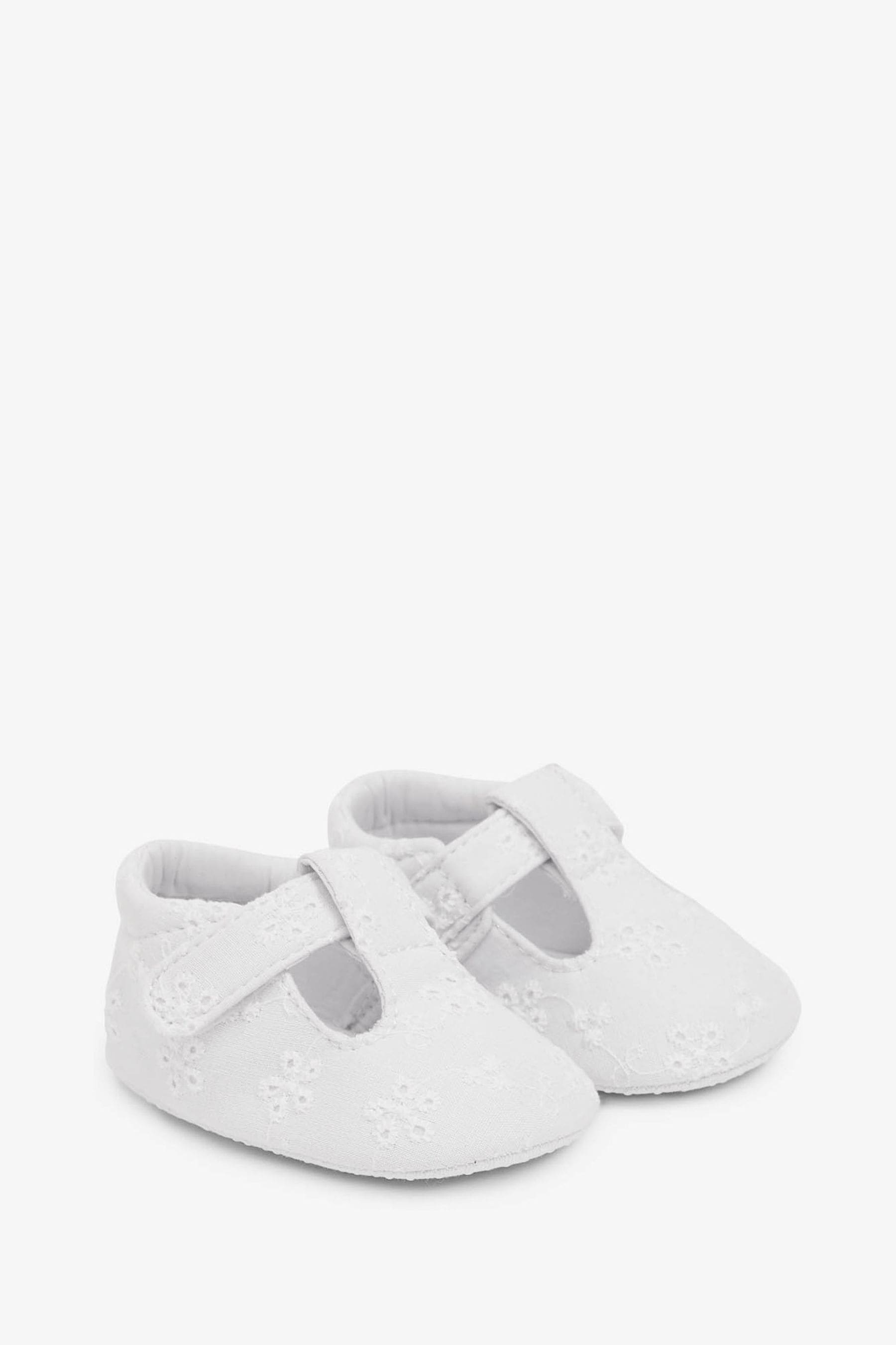 JoJo Maman B b White Broderie Anglaise Baby Canvas Shoes