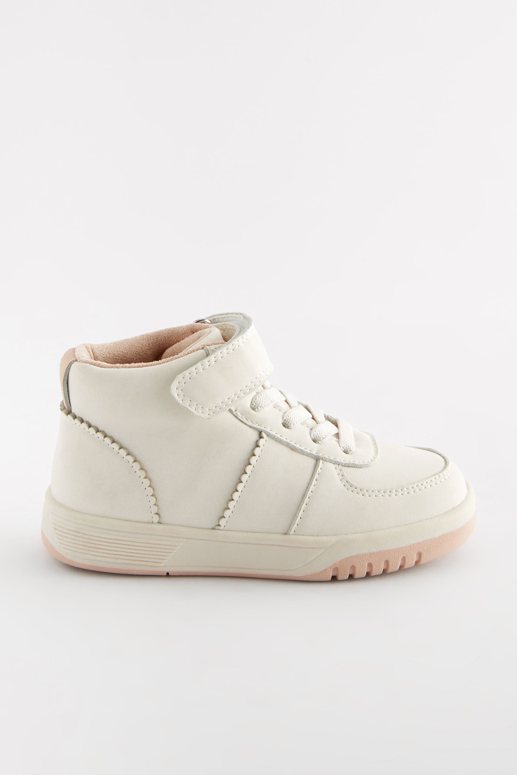 White ankle trainers 2025