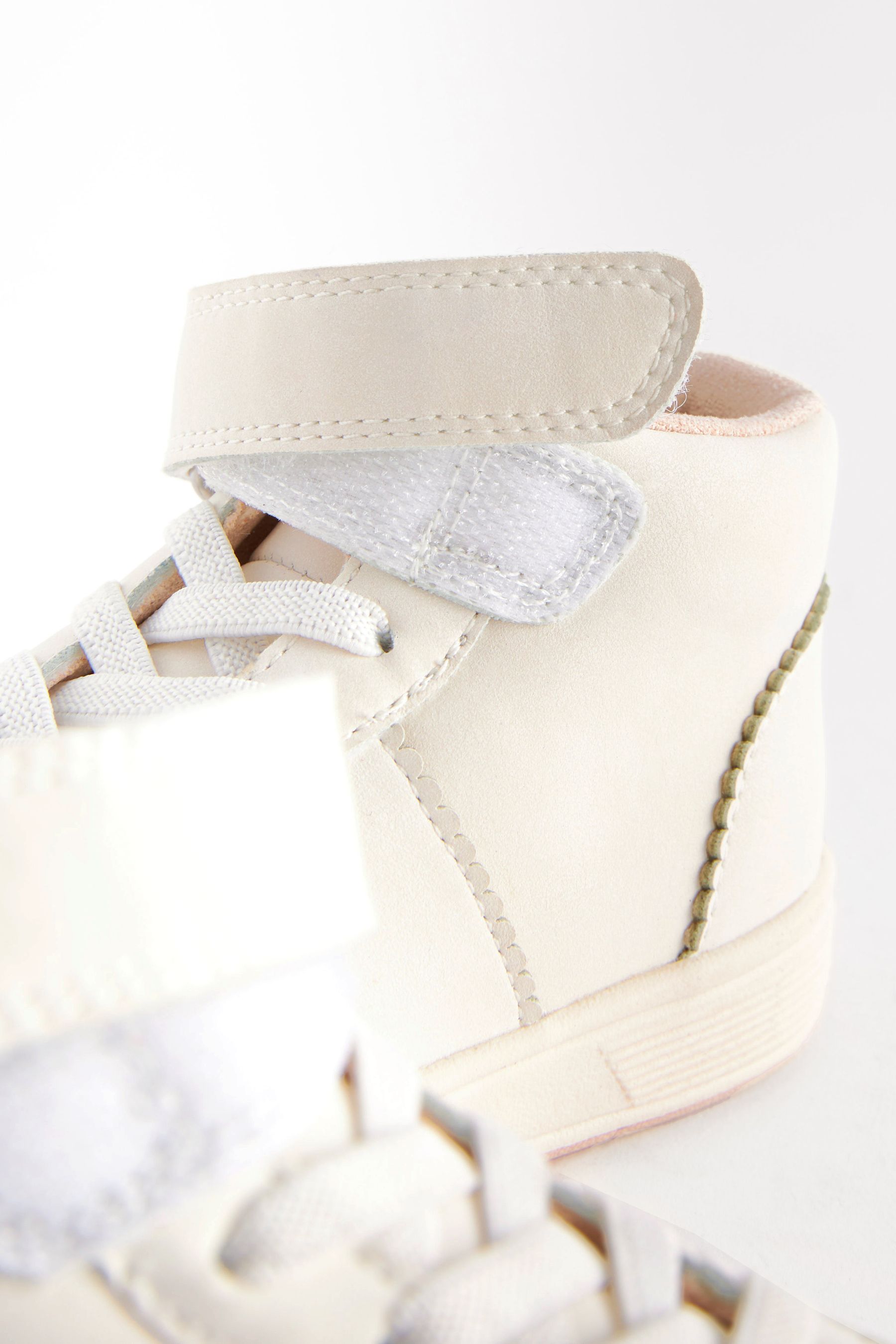 White ankle trainers 2025