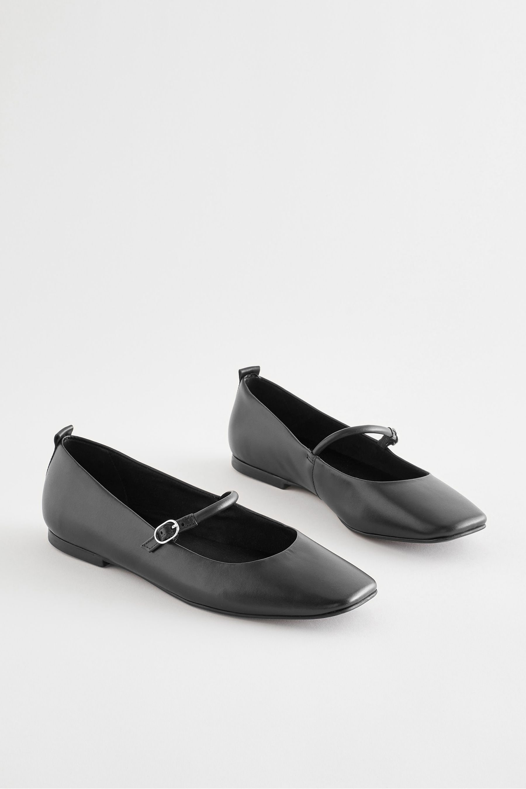 Flat shoes outlet