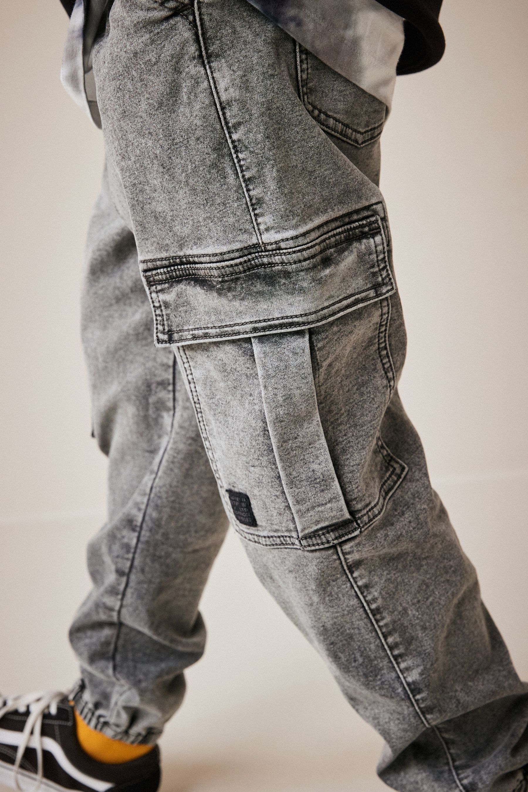 Cargo best sale jeans denim