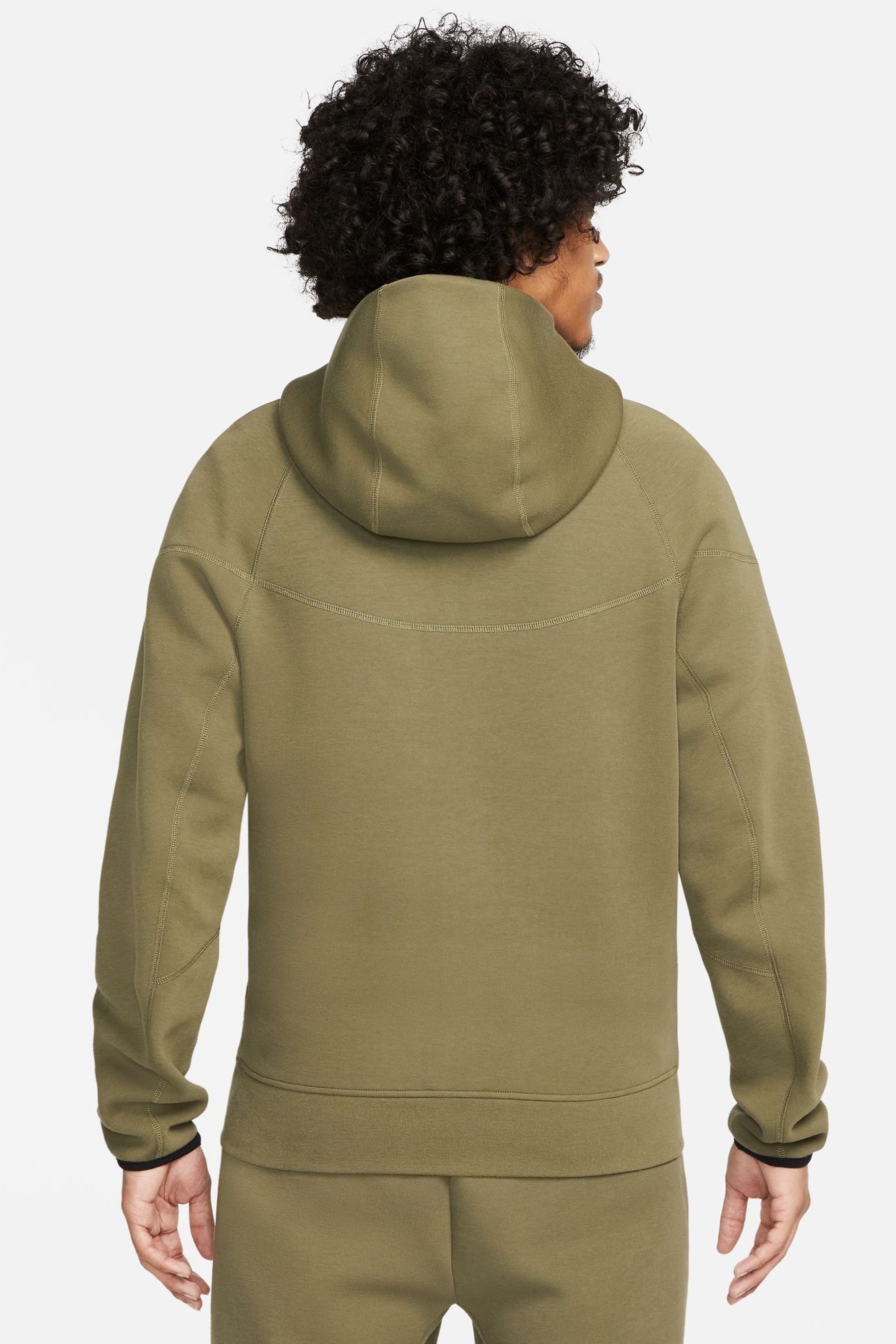 Olive green nike sale tech sweatsuit