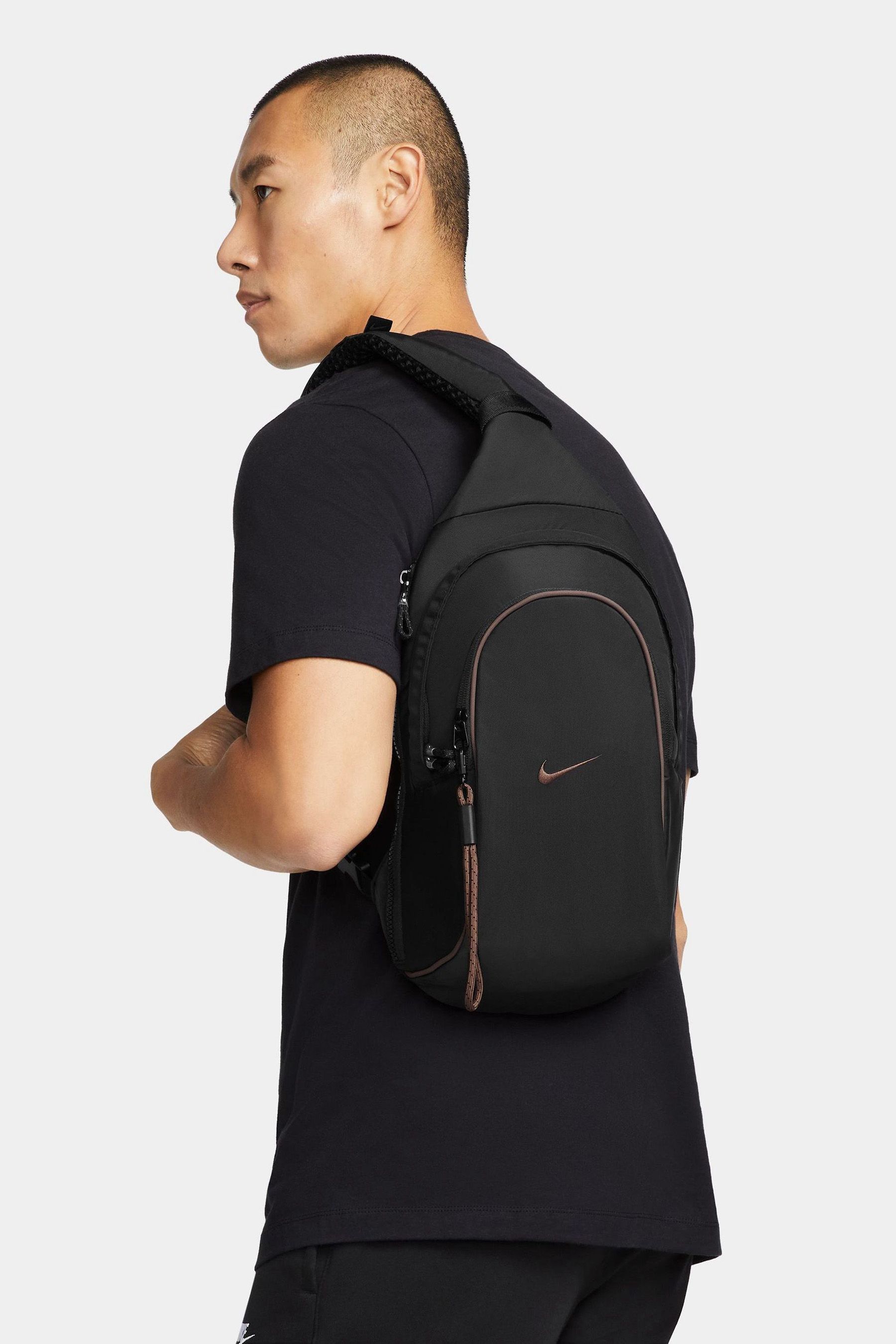 Sling bag nike black new arrivals