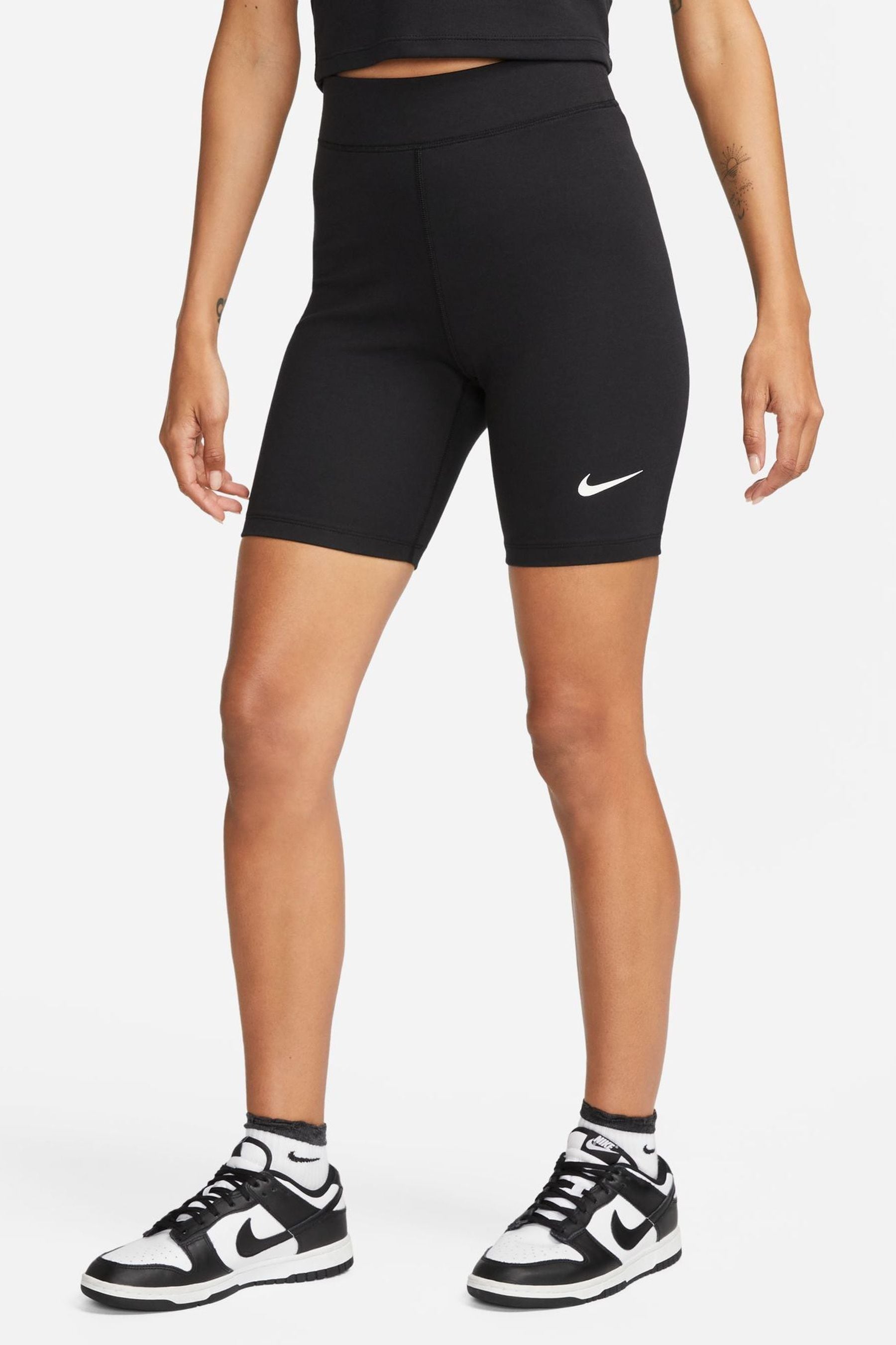 Nike bib shorts 2025