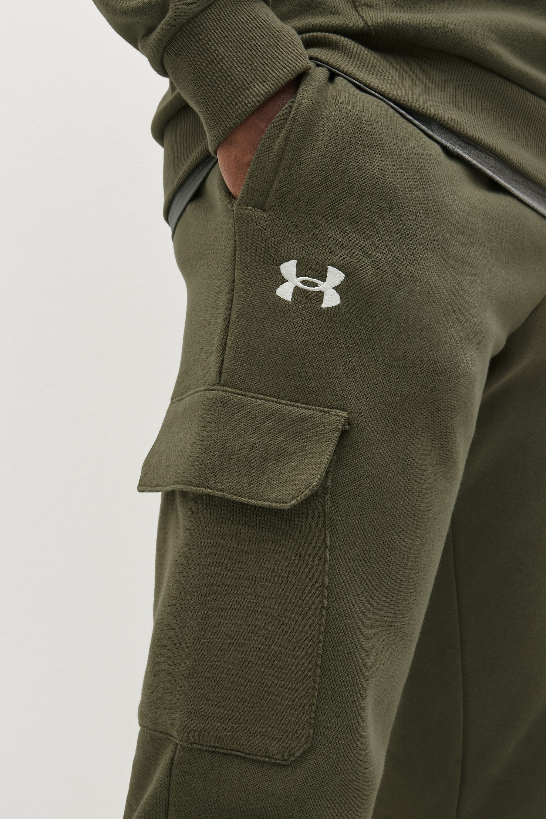 Under armour outlet cargo joggers