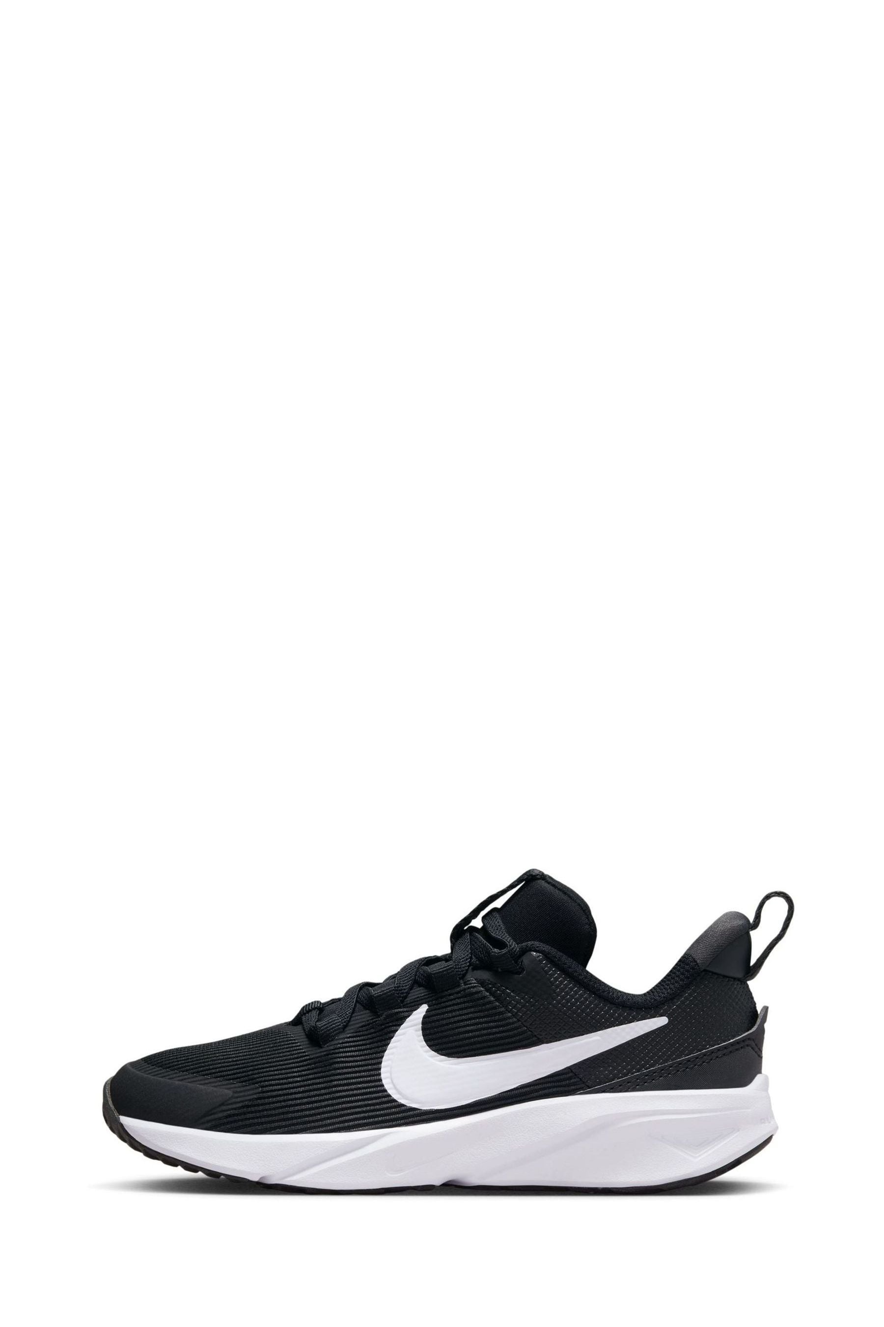 Nike star runner junior boys trainers top