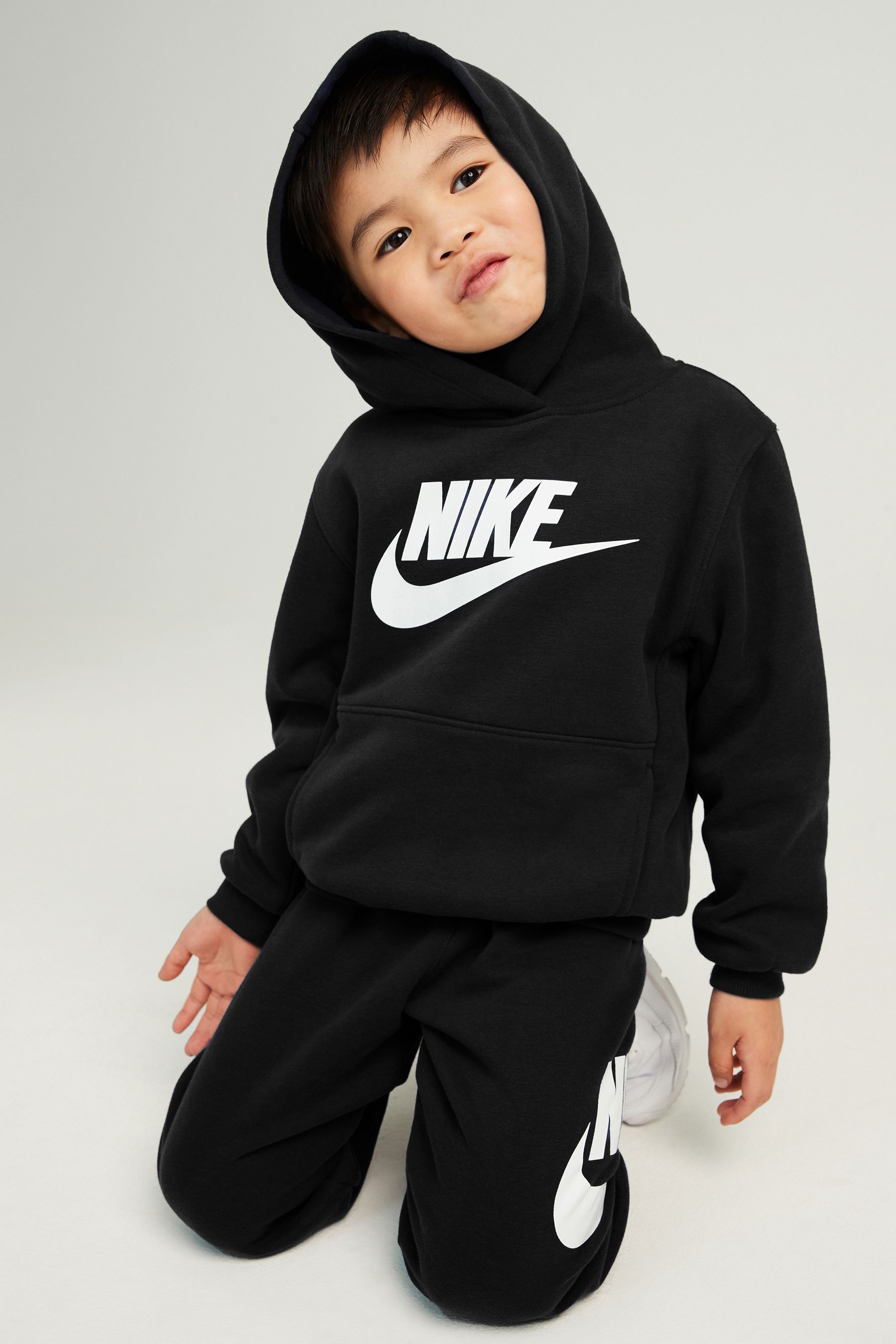 Kids black nike outlet tracksuit