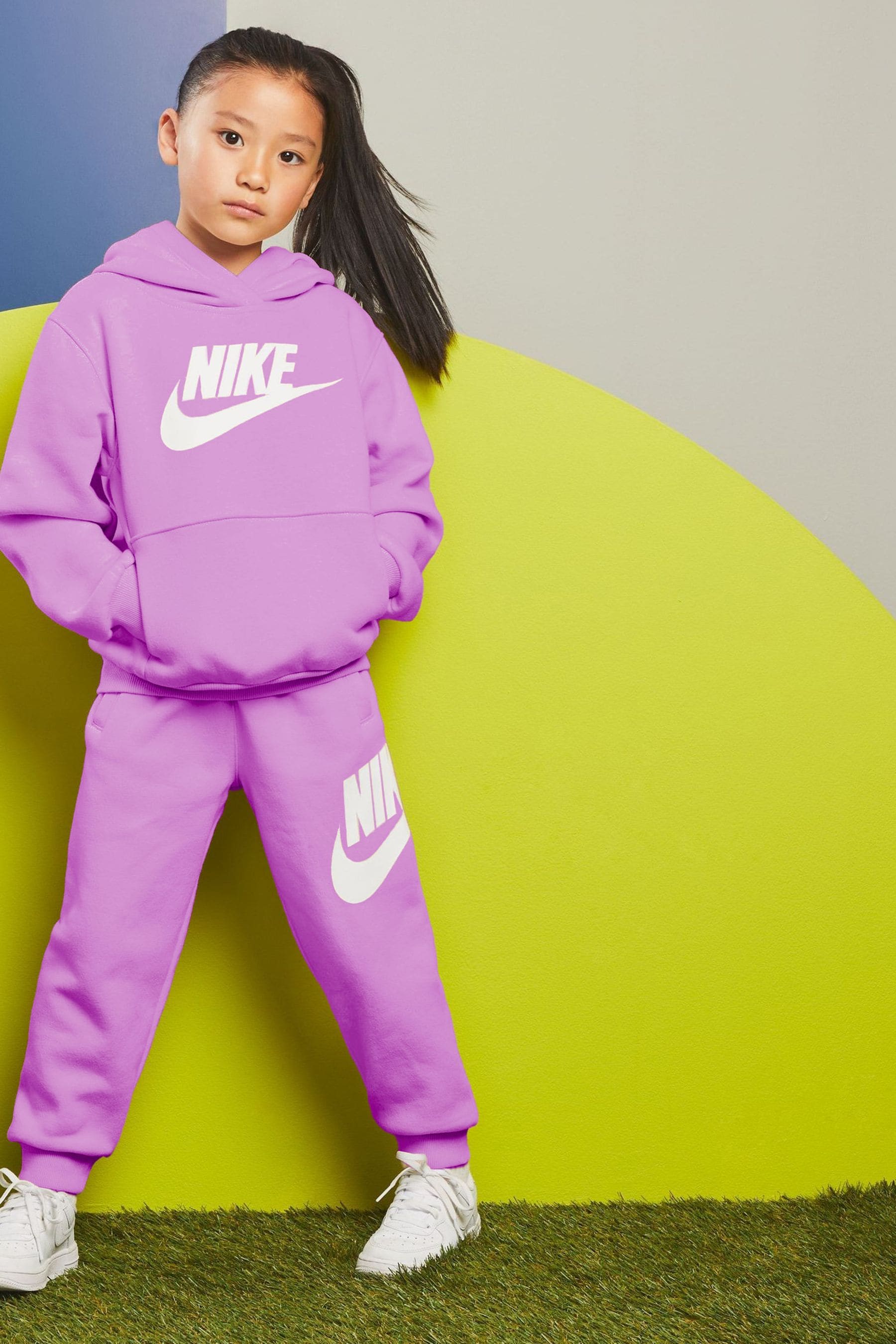 Pink nike tracksuit kids deals