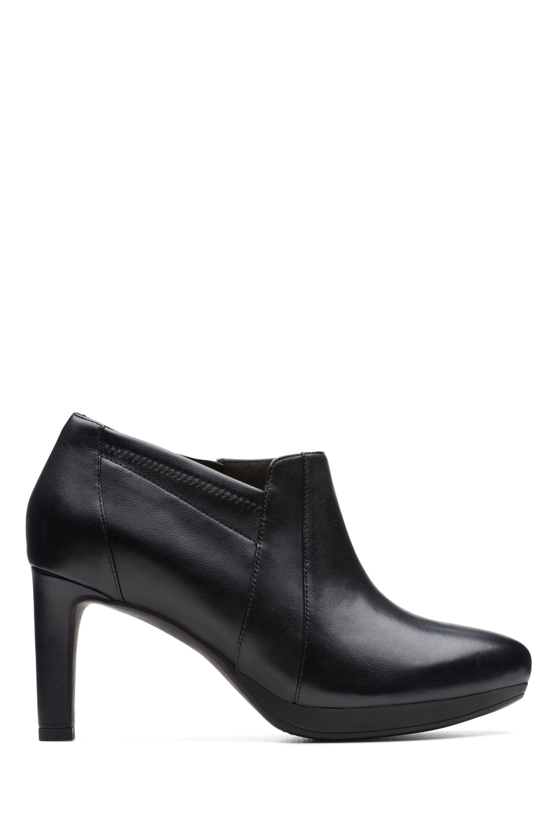 Clarks women's hope store play fashion boot