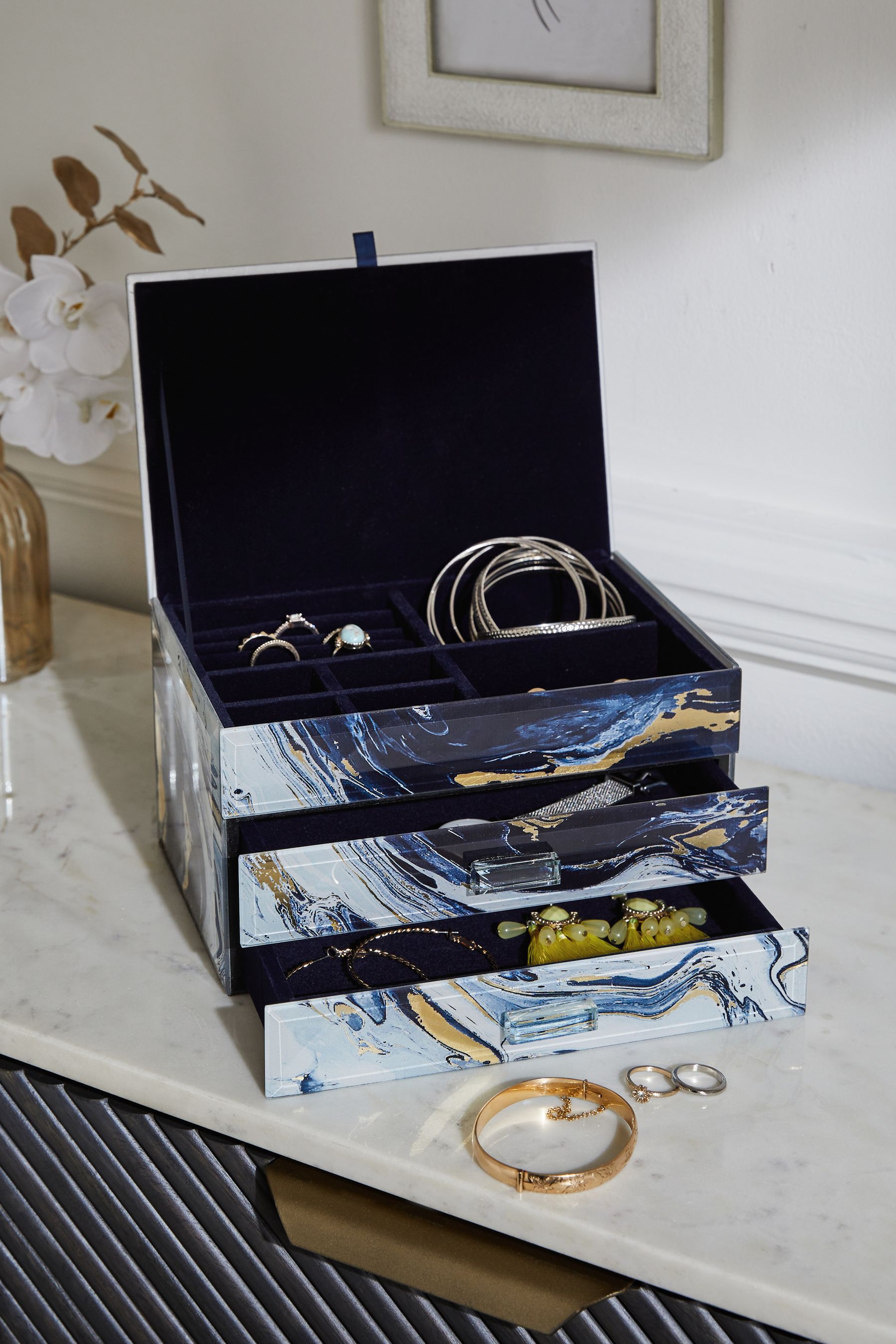 Armour deals jewelry box