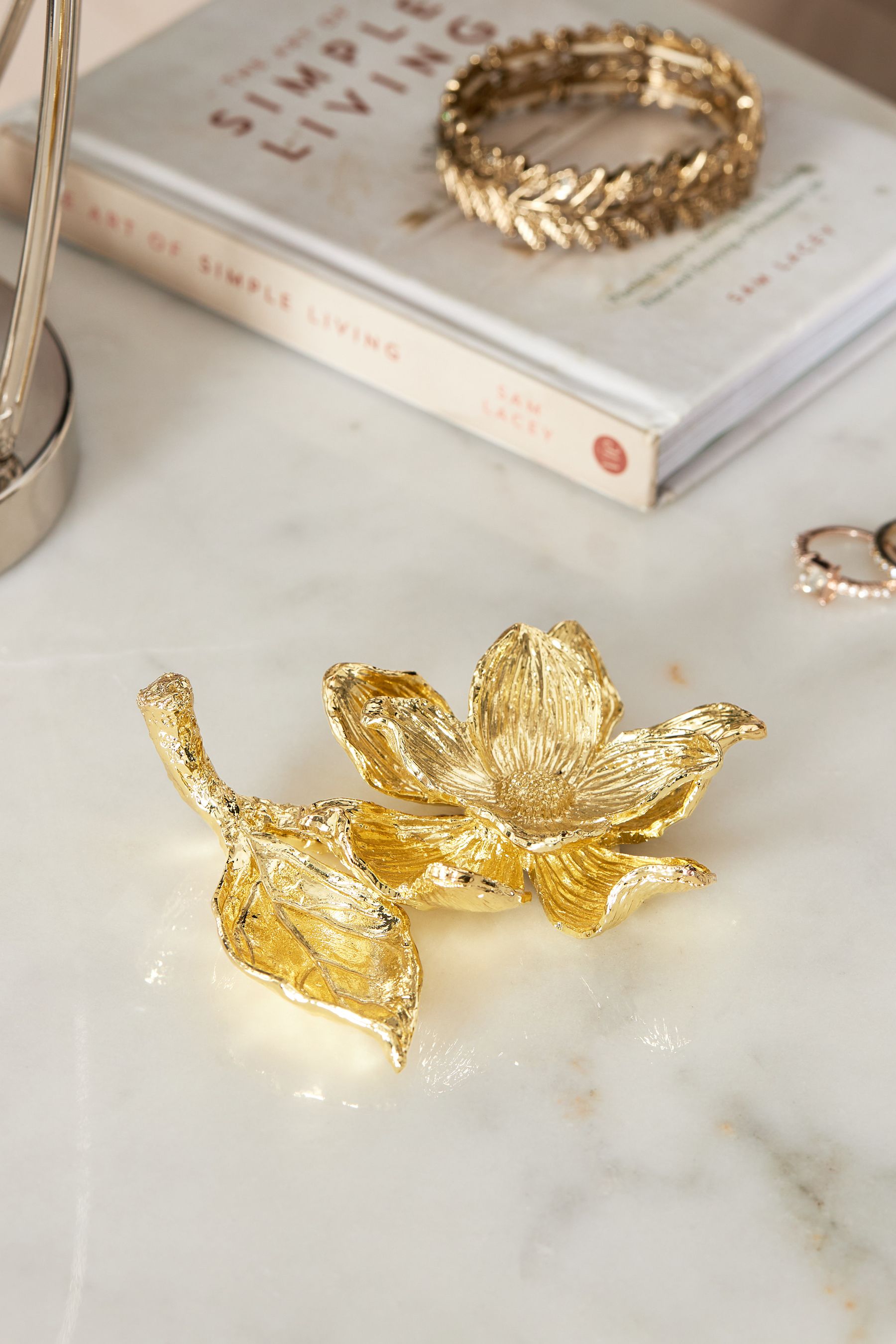 Metal clearance flower brooch