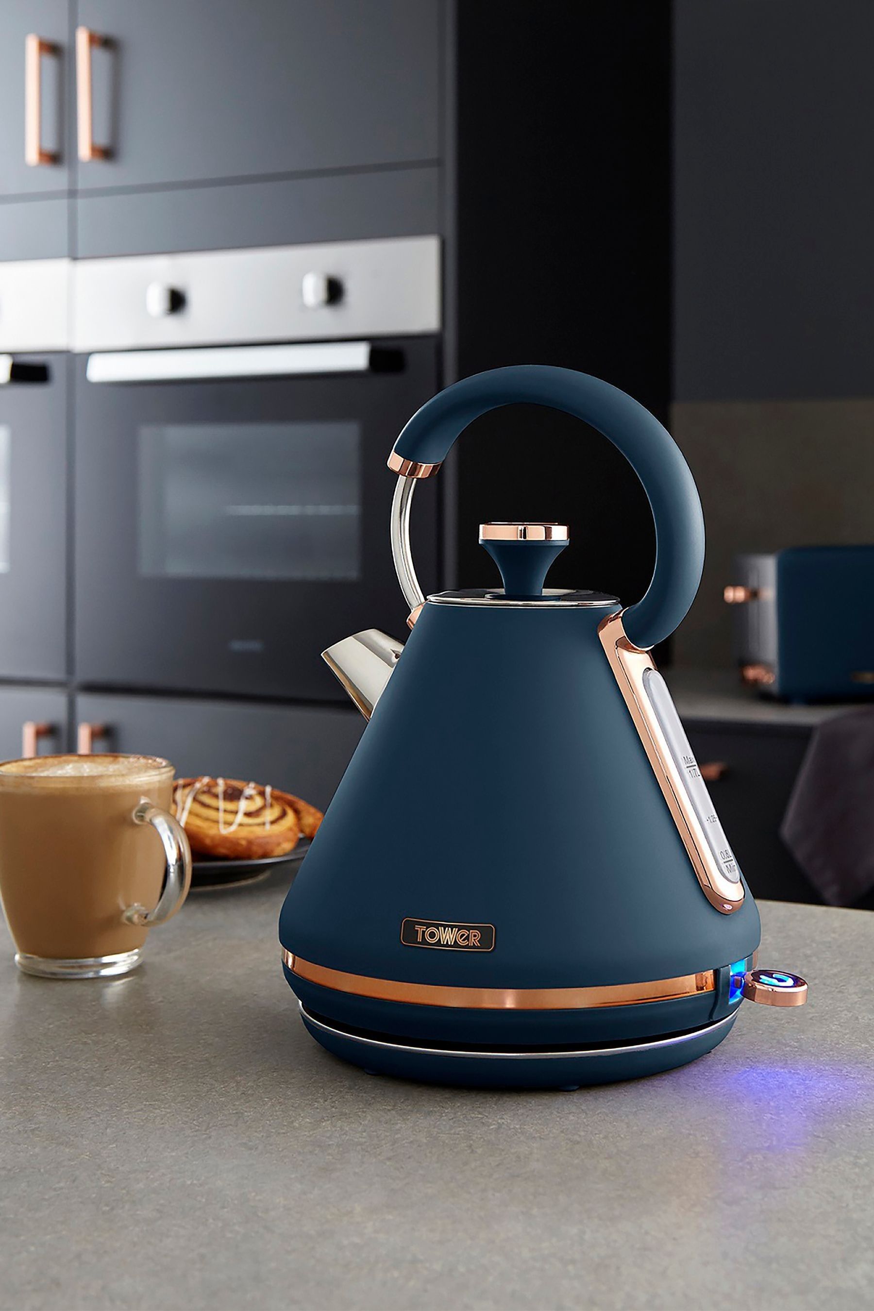 Tower top kitchen kettle