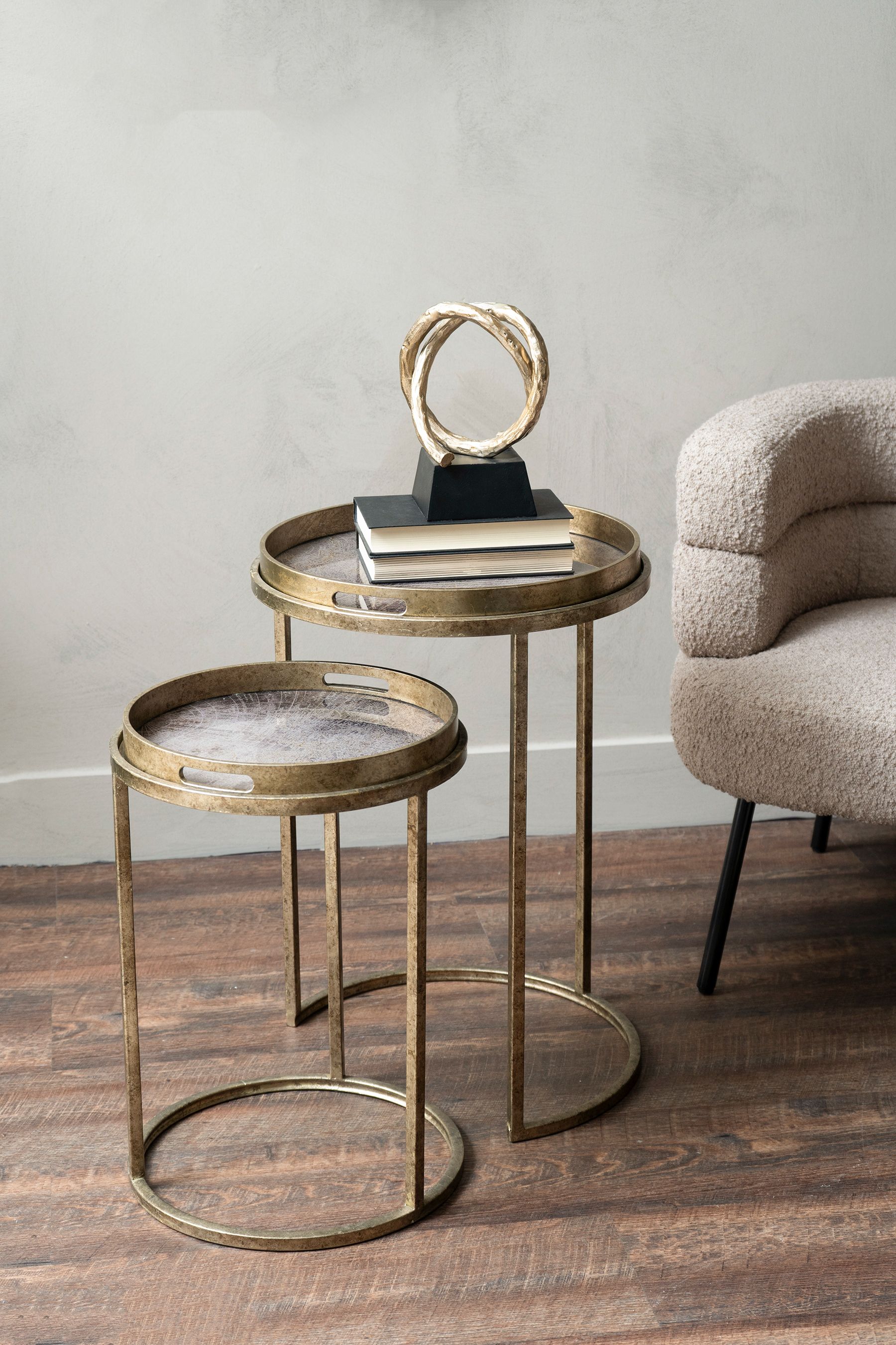 Next tray store table