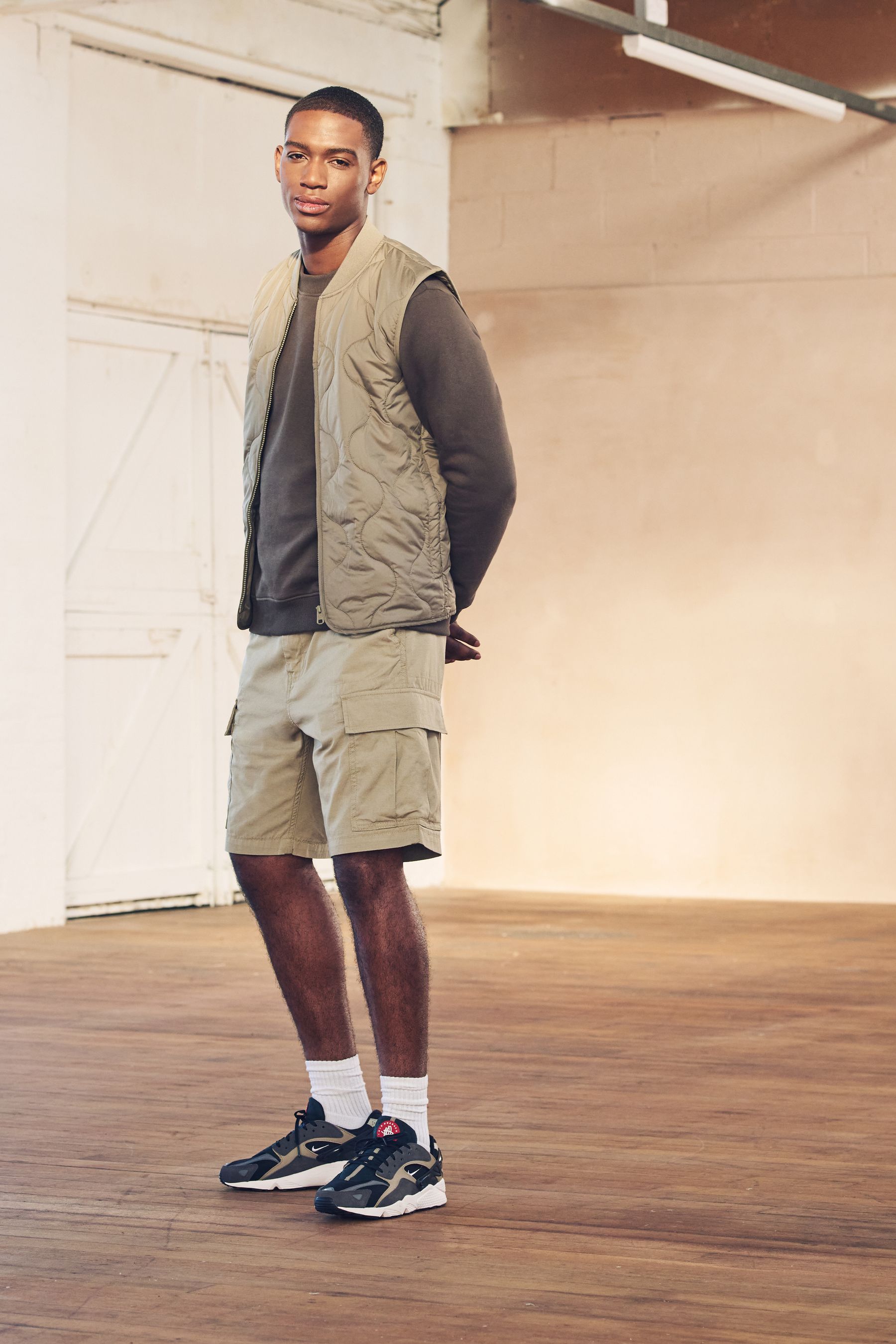 Carrier store cargo shorts