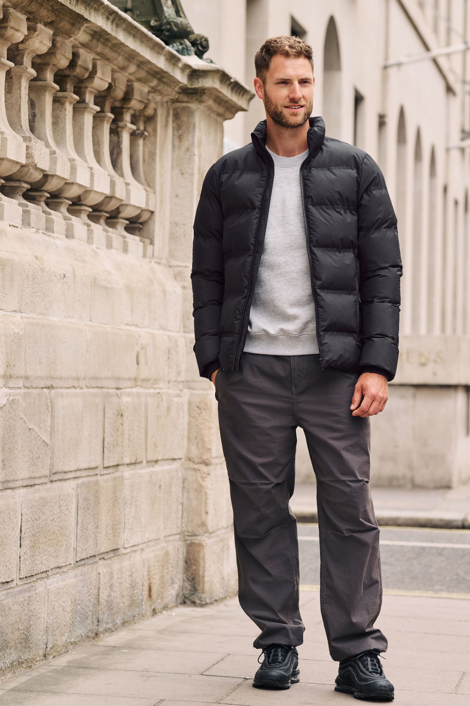 Black puffer jacket no hood top