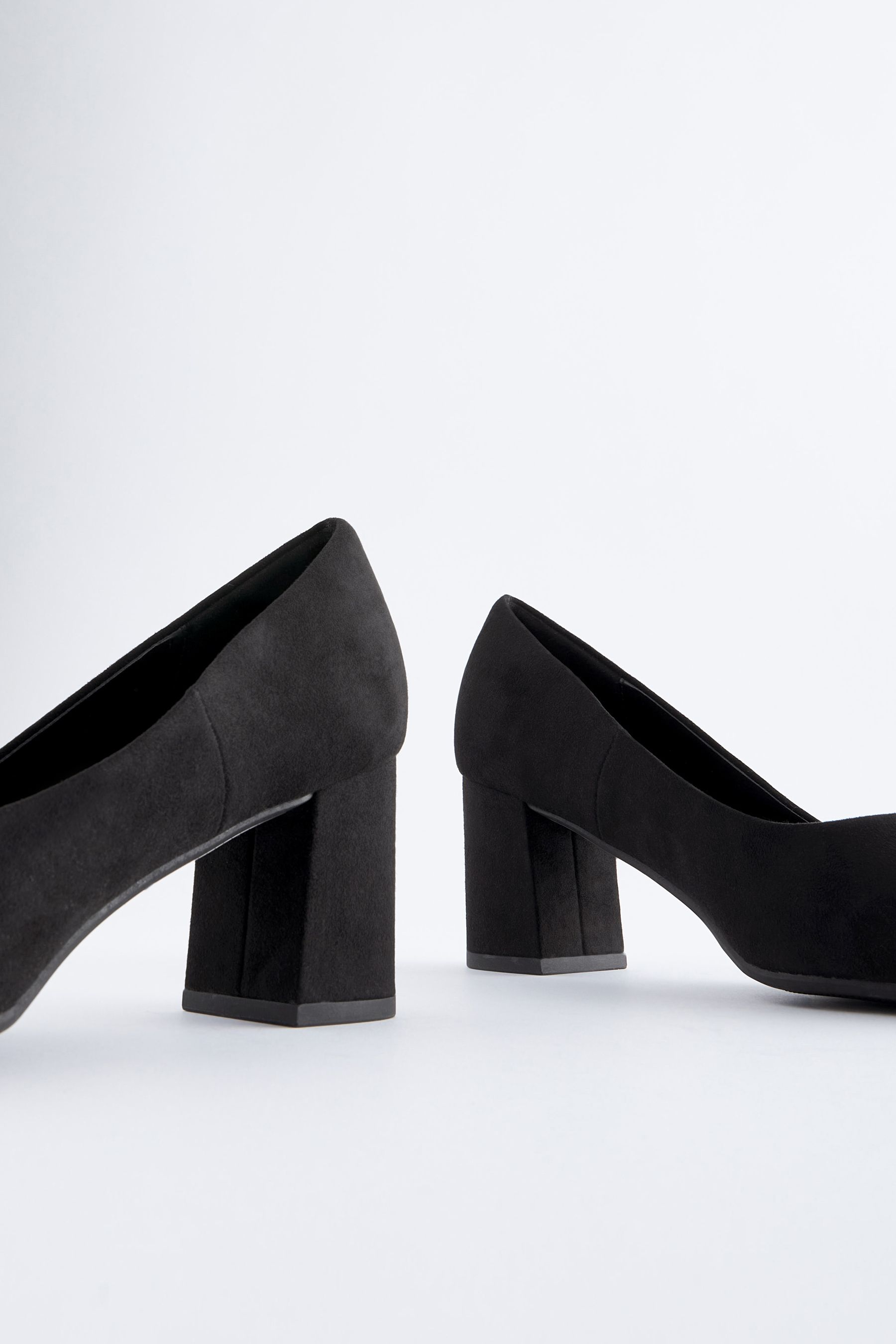 Black square sale toe court shoes