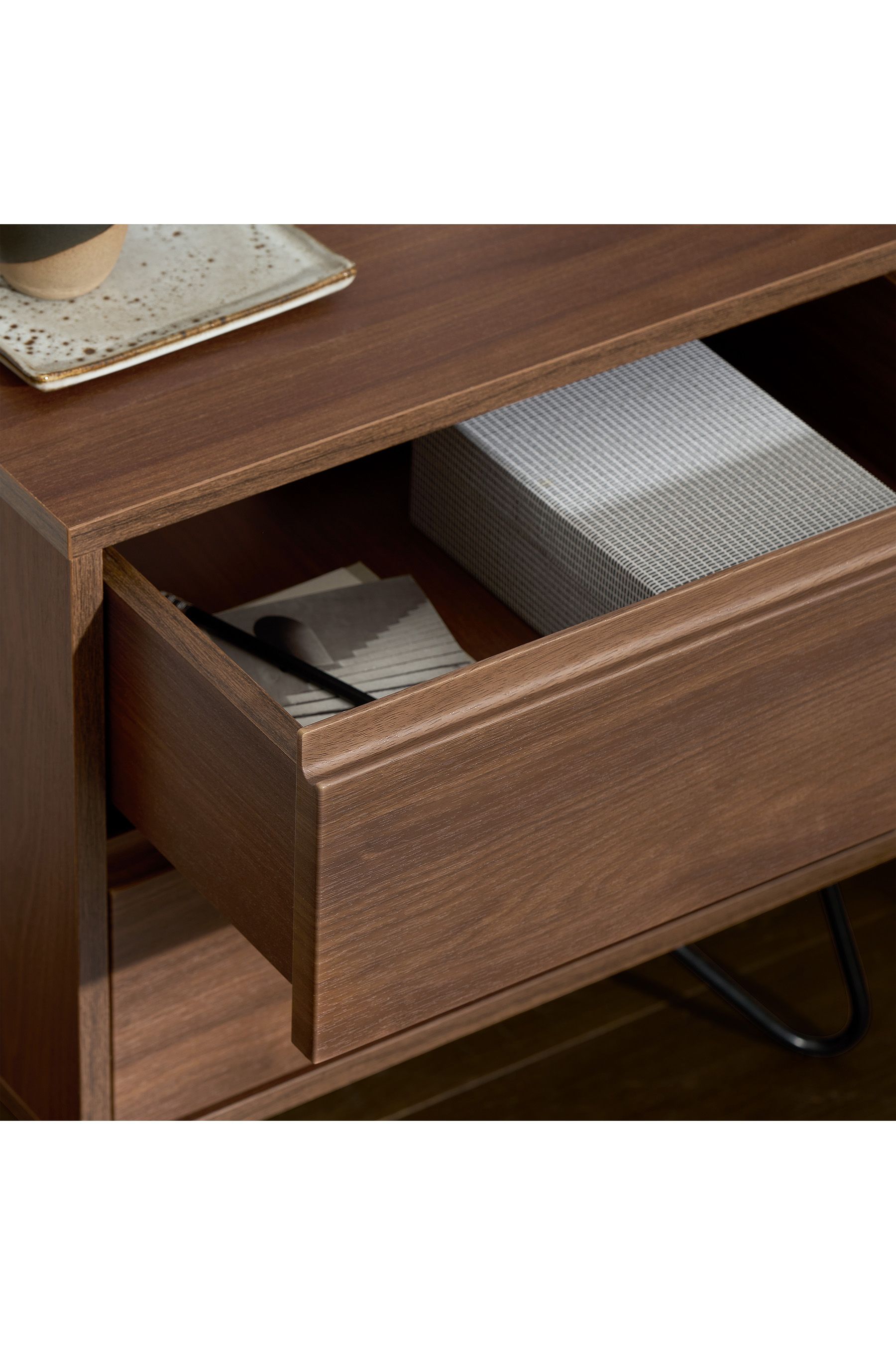 Made elona bedside deals table