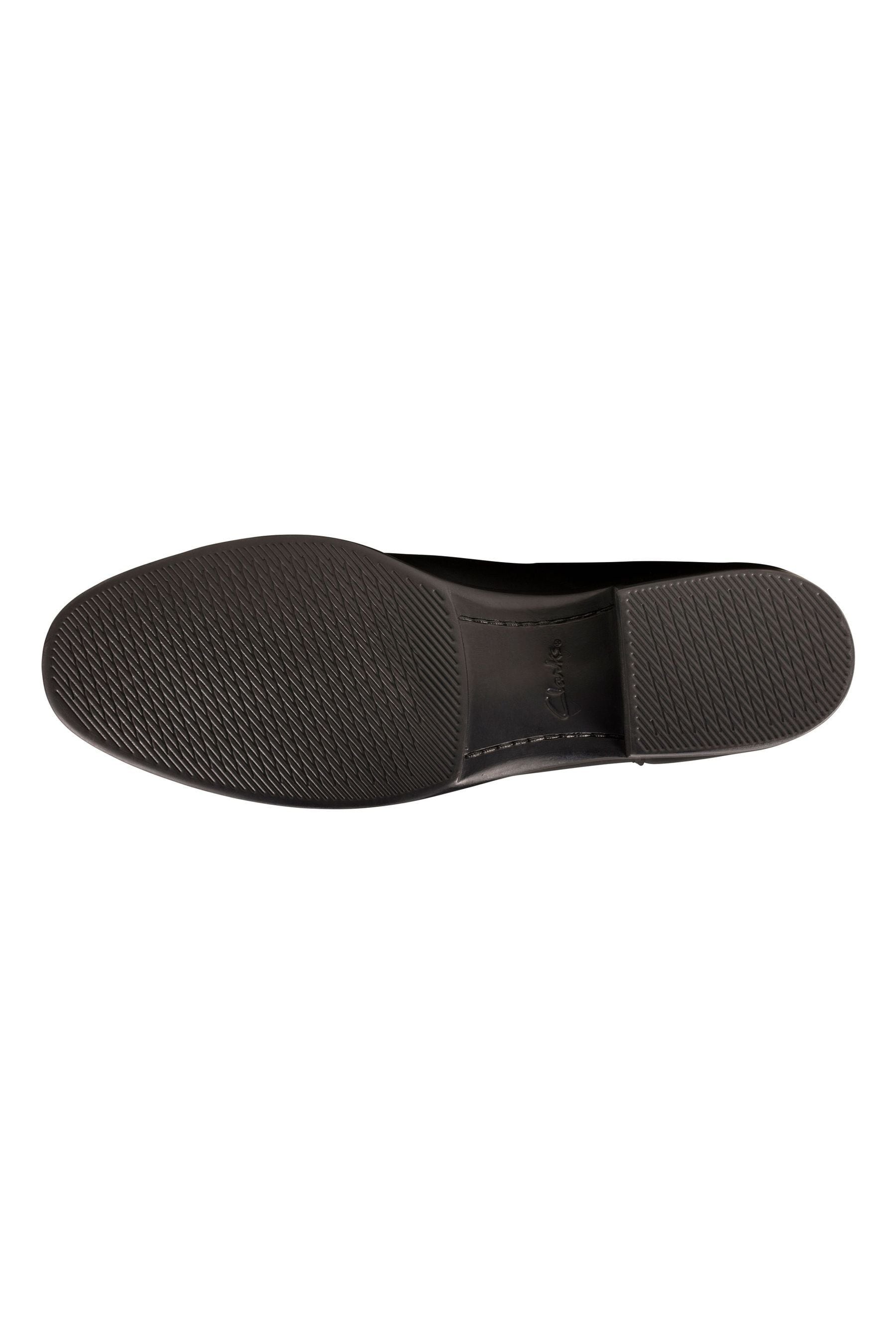 Pure discount caddy clarks