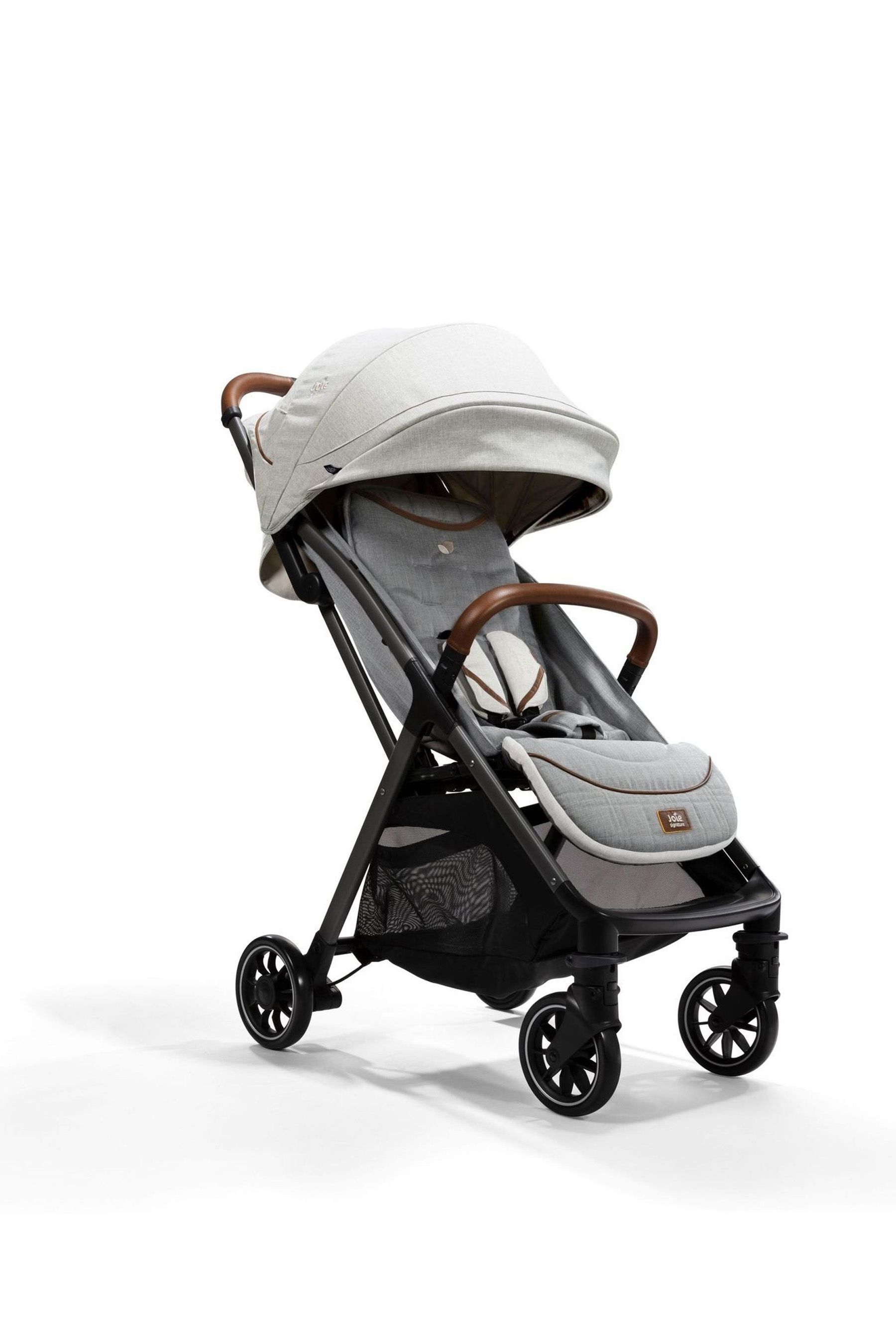 Cream pushchair 2025
