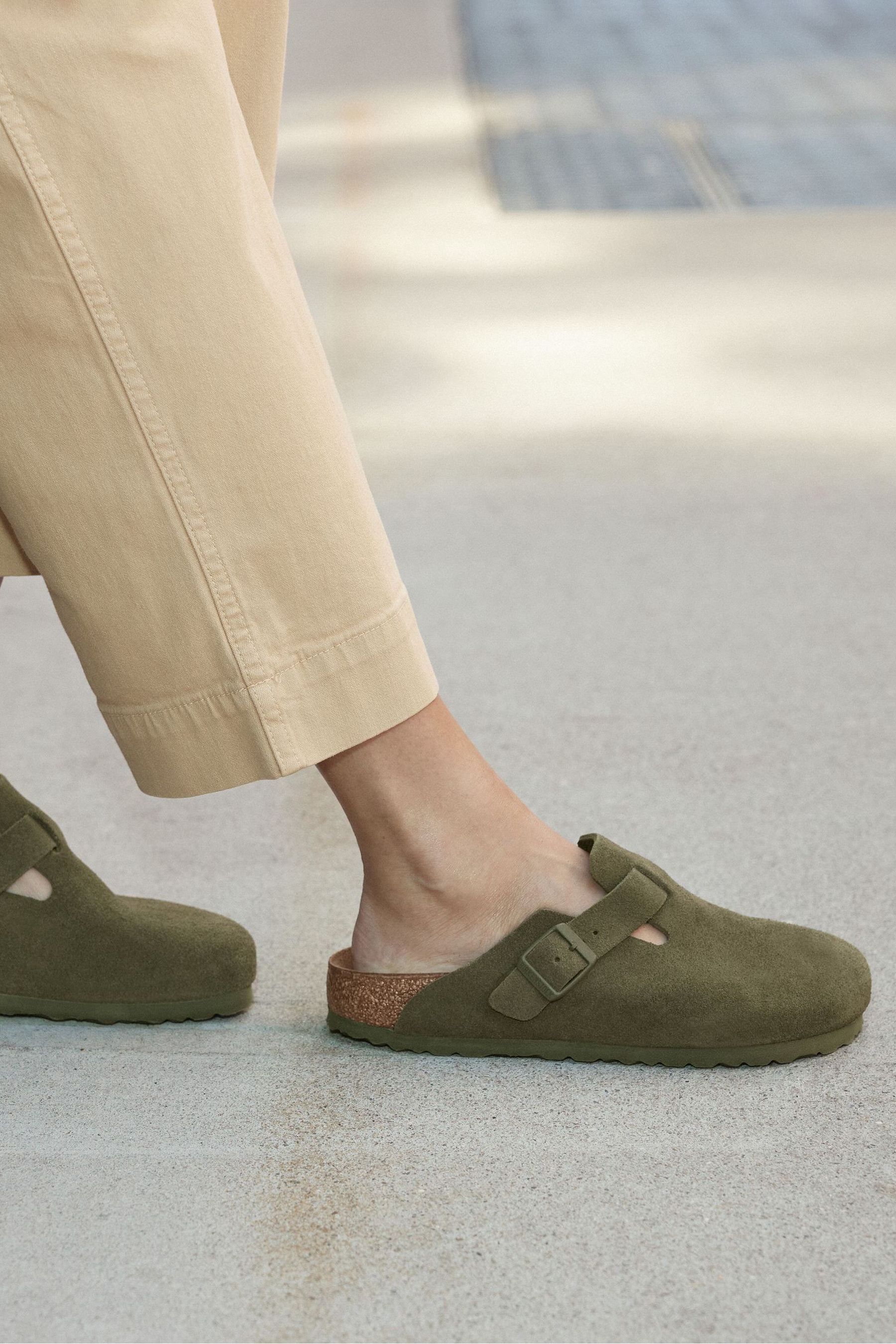 Birkenstock boston forest suede top