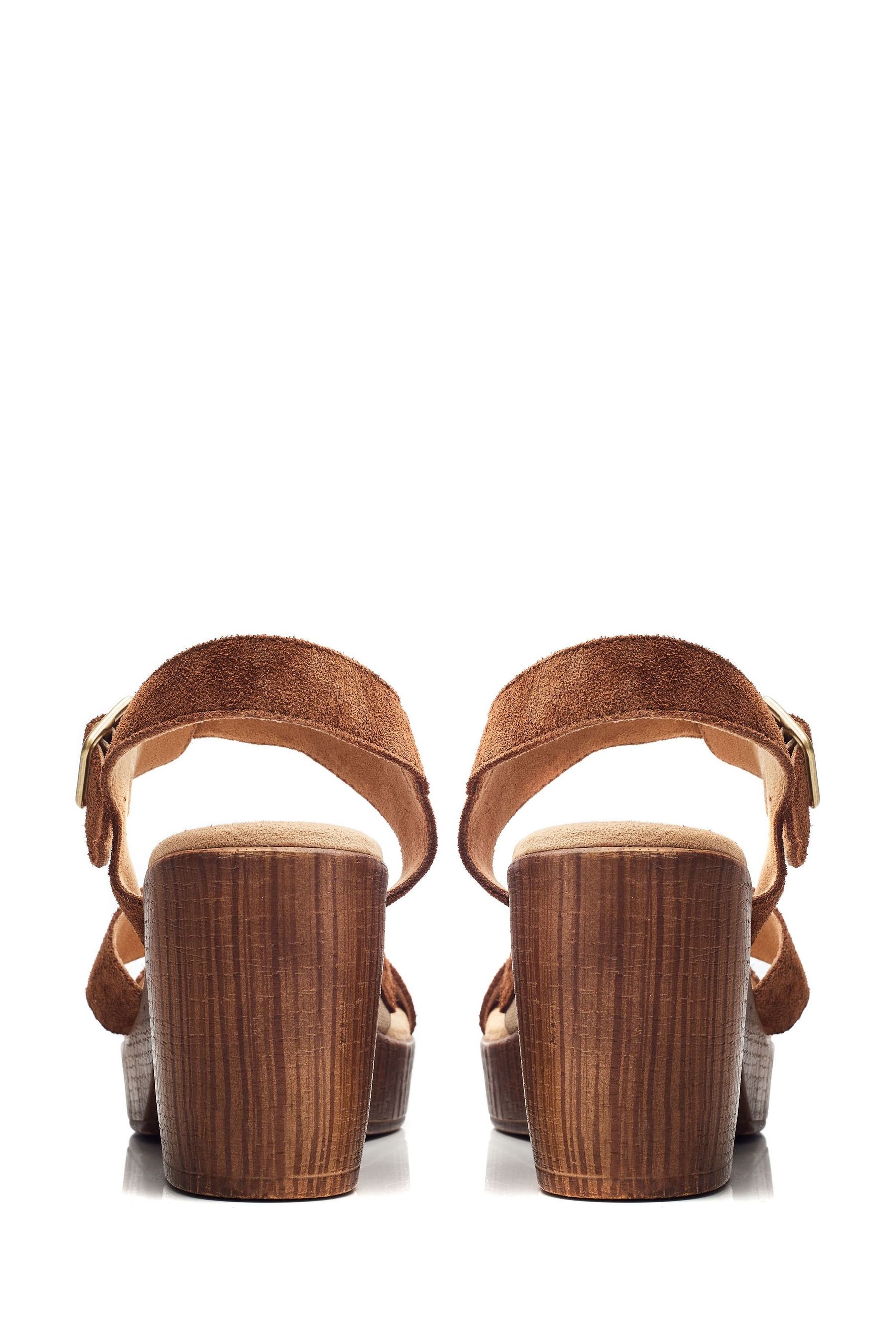 Pelle moda platform sandals 2025