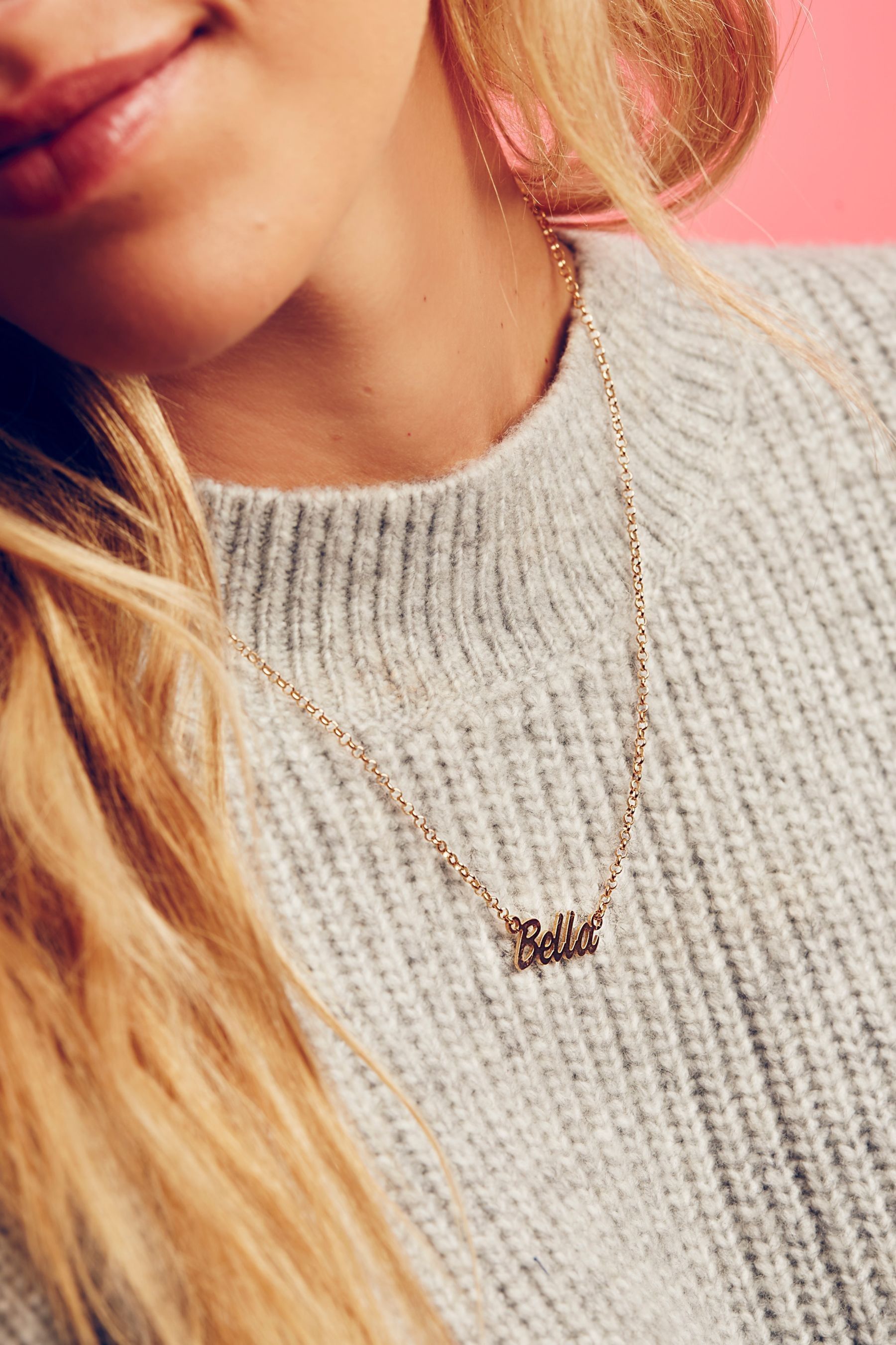 Bella name necklace top