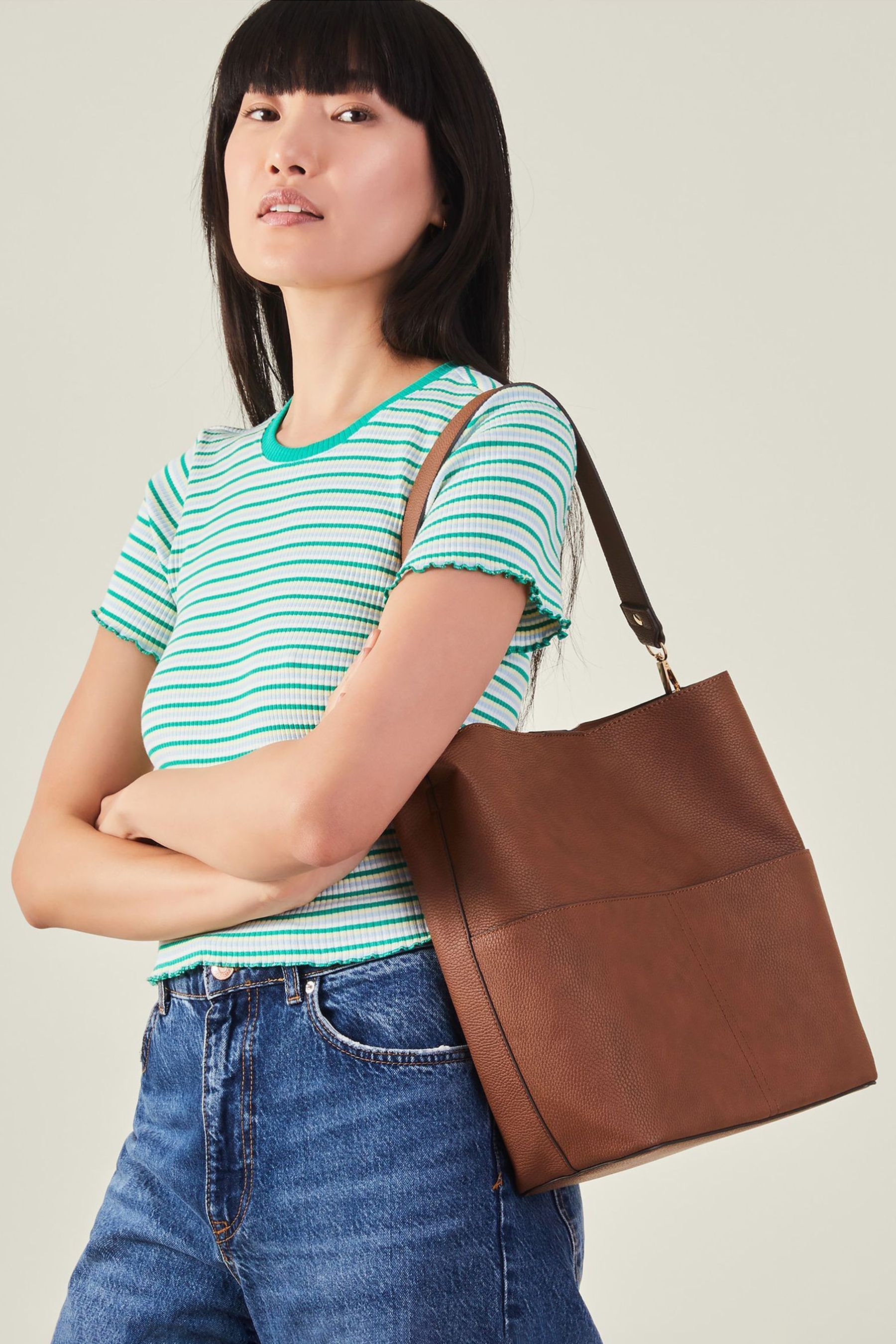 Bucket shoulder bag discount