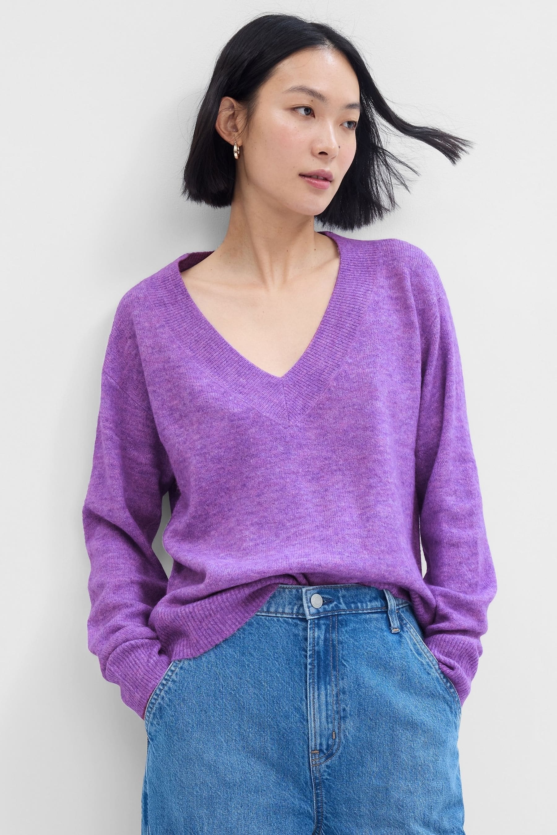 Gap v hot sale neck jumper