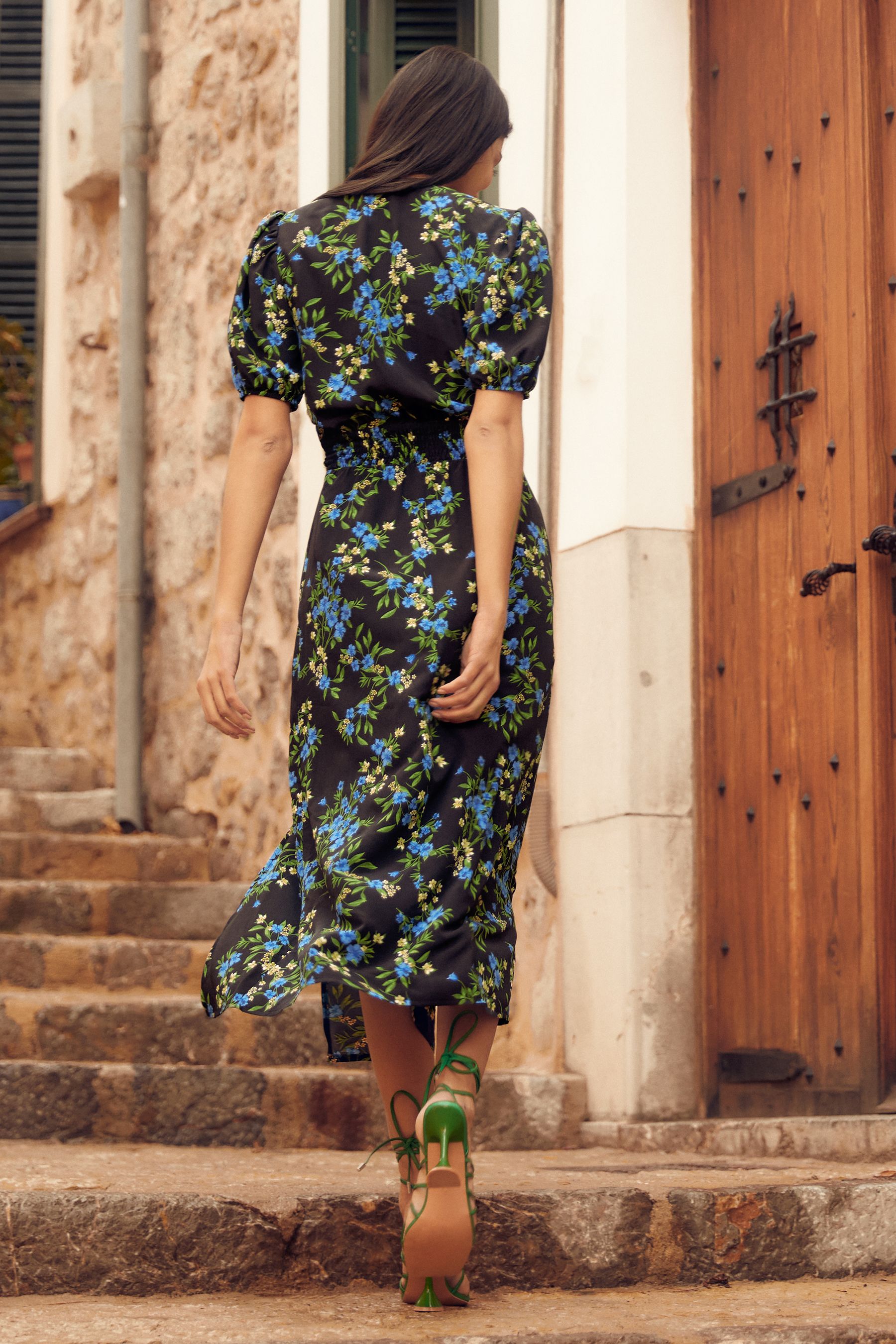 Buy Friends Like These Black Floral Puff Sleeve Ruched Waist V