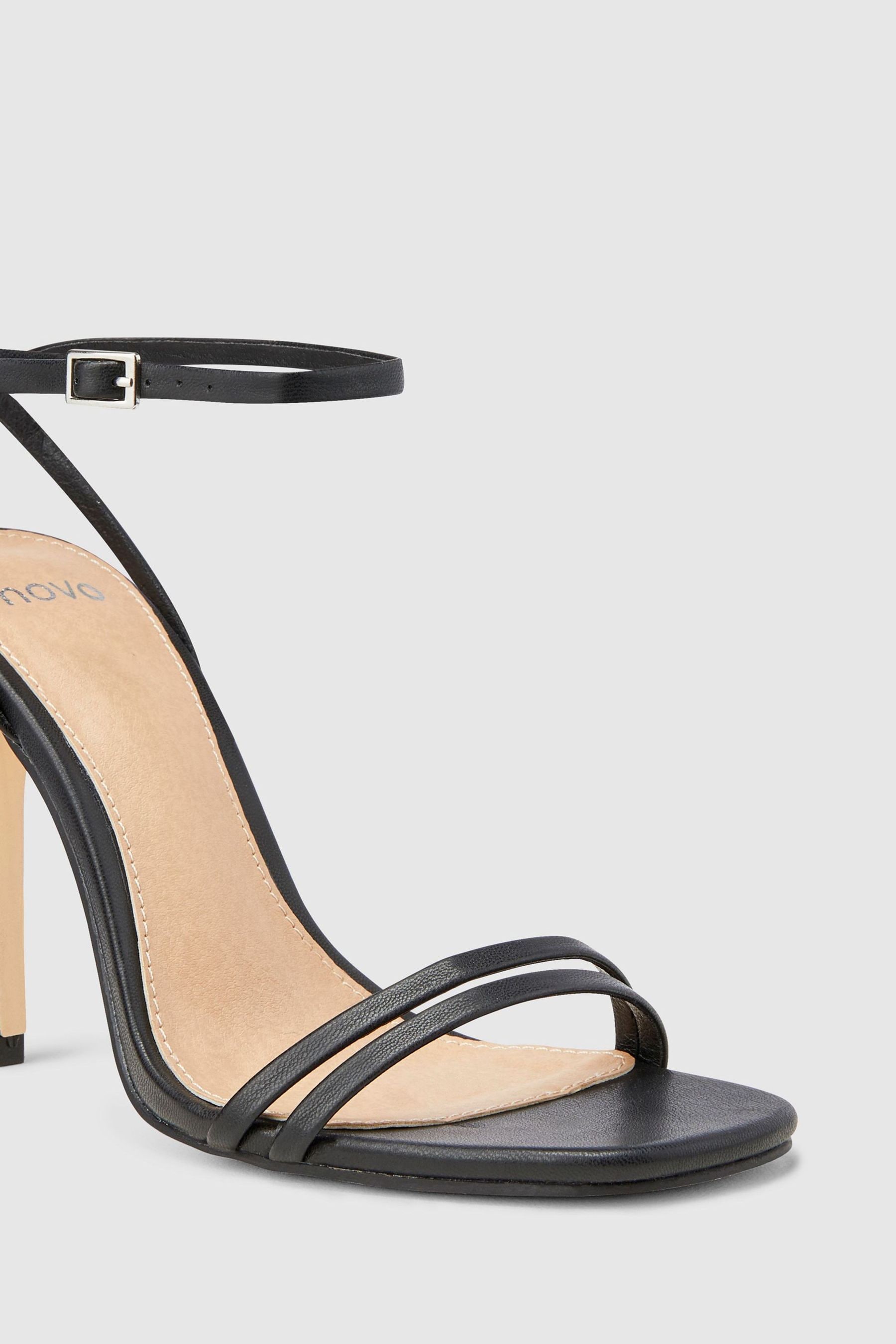 Novo high heels store